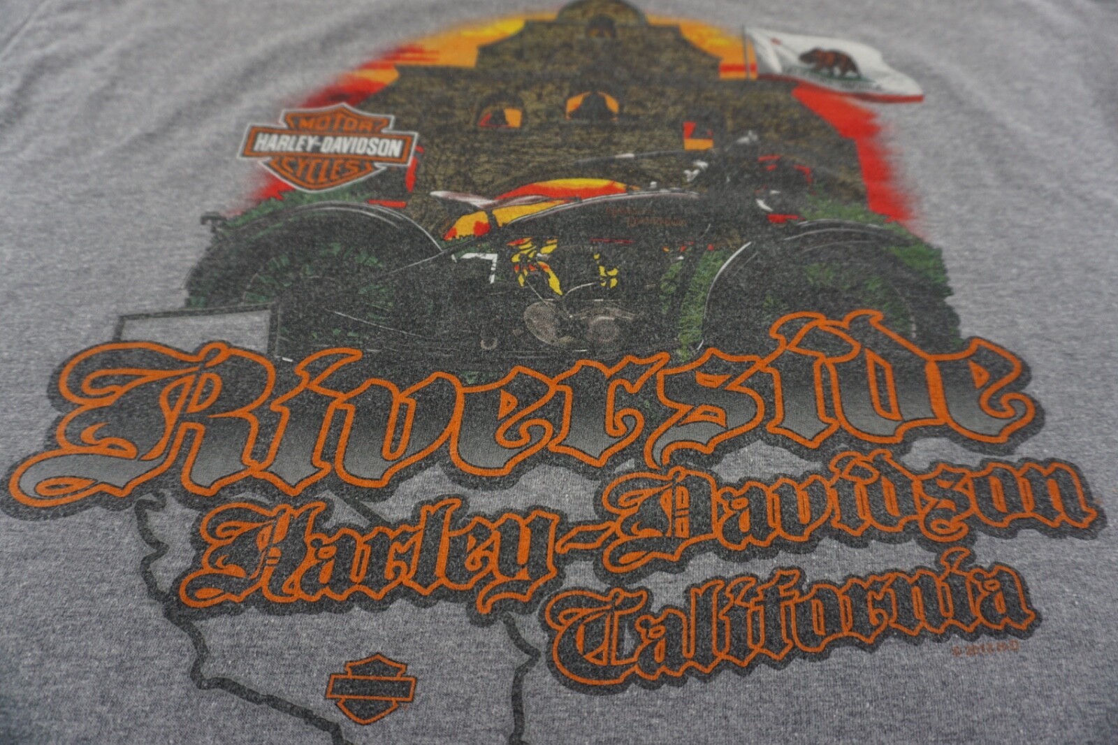 Harley Davidson Shirt Mens XL Gray Graphic Print Riverside California Legendary