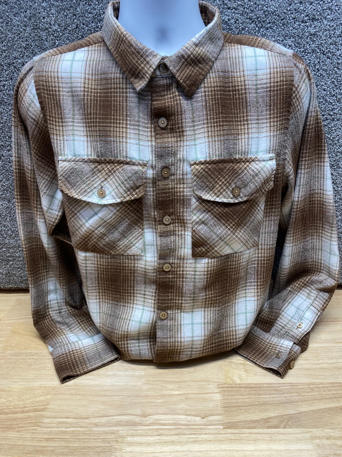 WEIV Los Angeles Men’s Small Soft Brown Plaid Flannel Button Up Flap Pockets