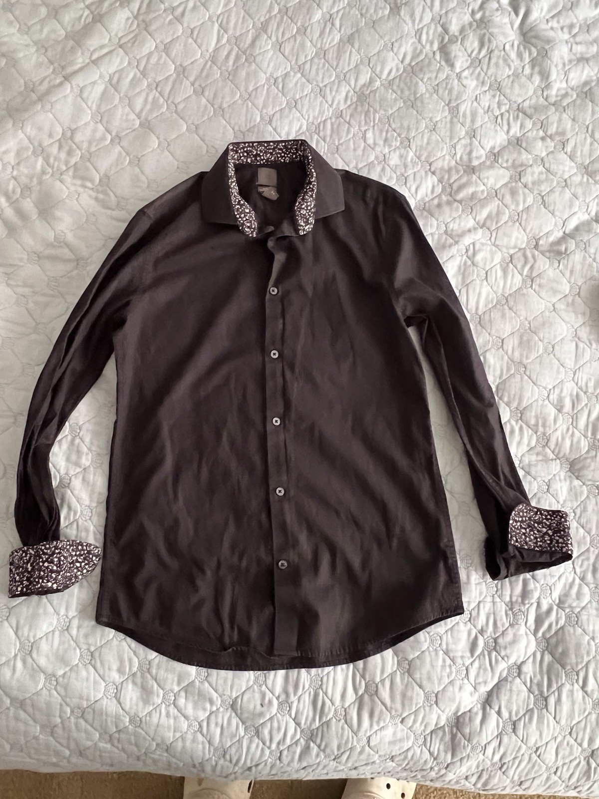 H&M Slim Fit Dress Shirt M 15 3/4 Black Floral Trim Contrast Cuffs & Collar