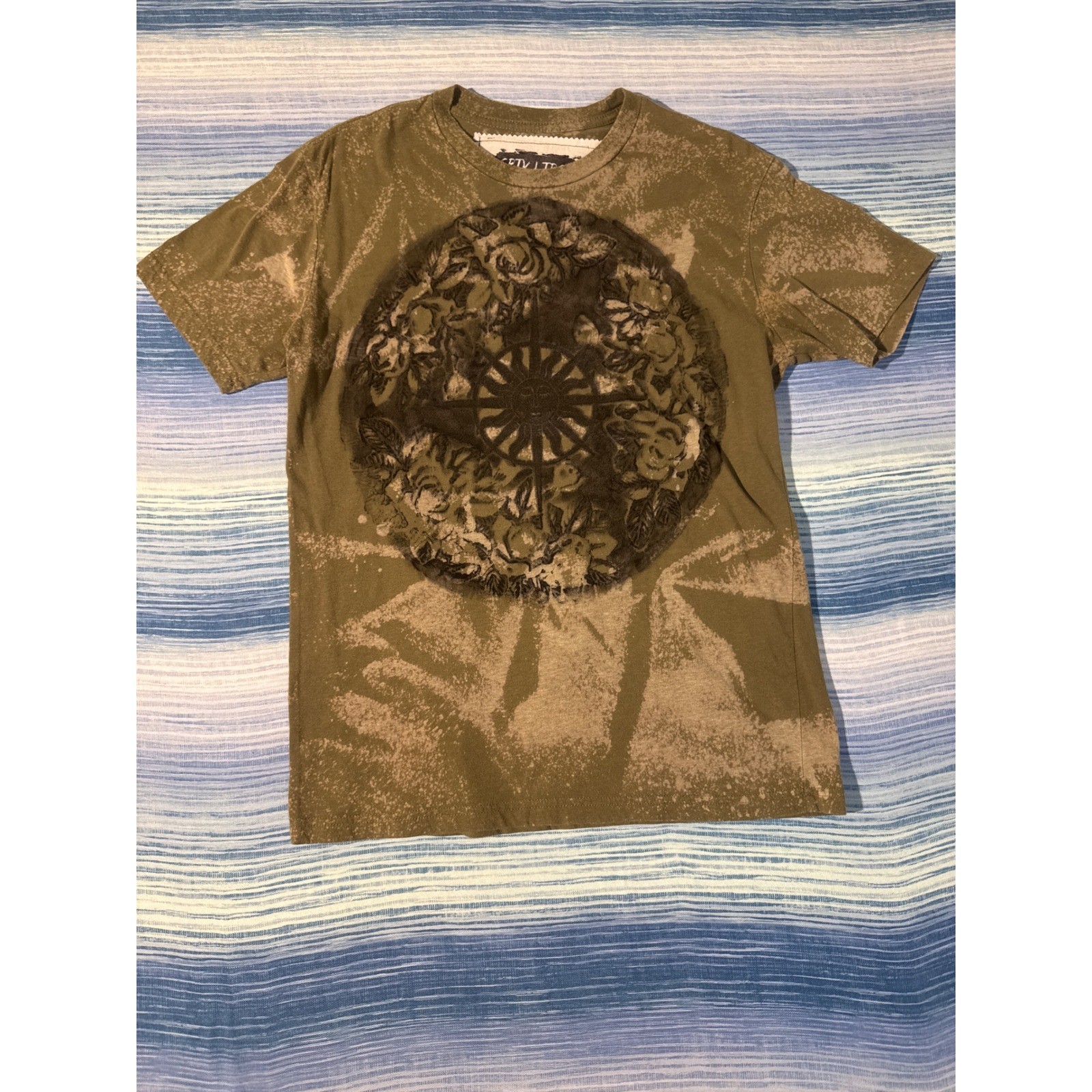 Upcycled Bleach Wash Rose Compass Block Print Tee Olive Green Mens Small