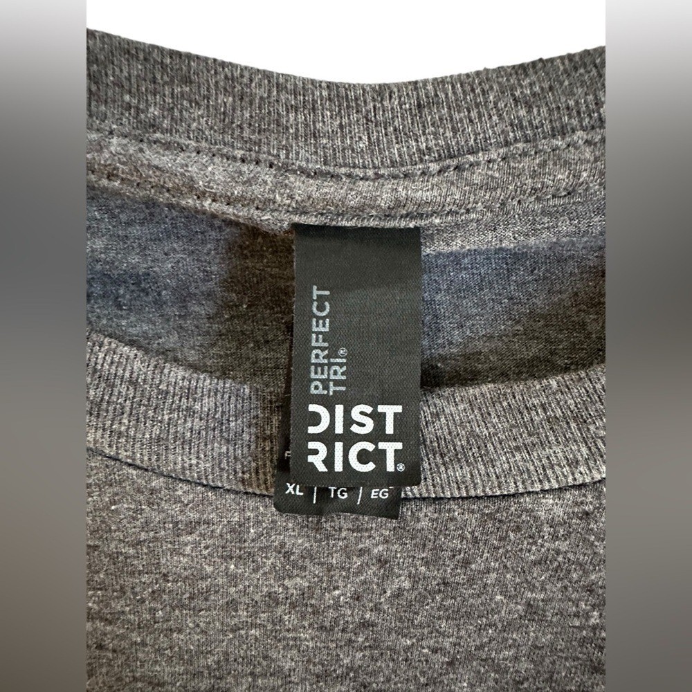 District Perfect Tri Long Sleeve “Rest Day” Graphic Tee Gray XL