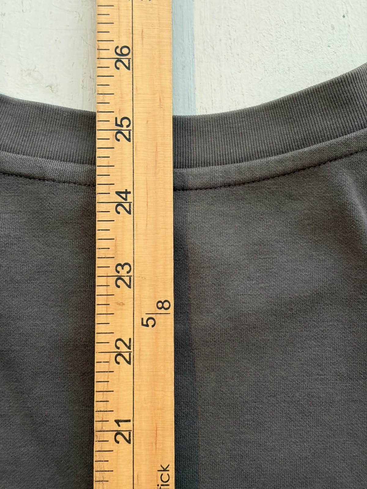Men’s Uniqlo T-Shirt Black Gray M Solid Essentials City Prep Classic Retro Blank