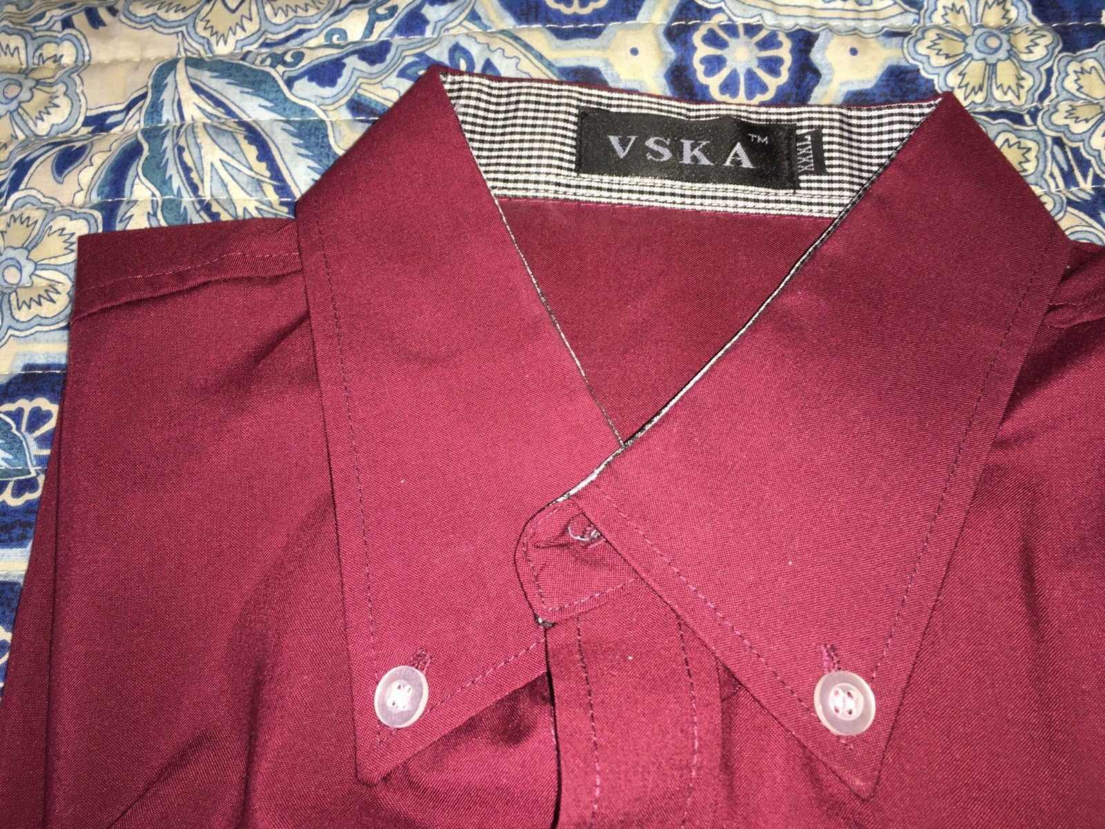 Lot of 5 Men’s Med. Shirts LS Hollister, DNKY ,Carbon, Ron Chereskin, VSKA