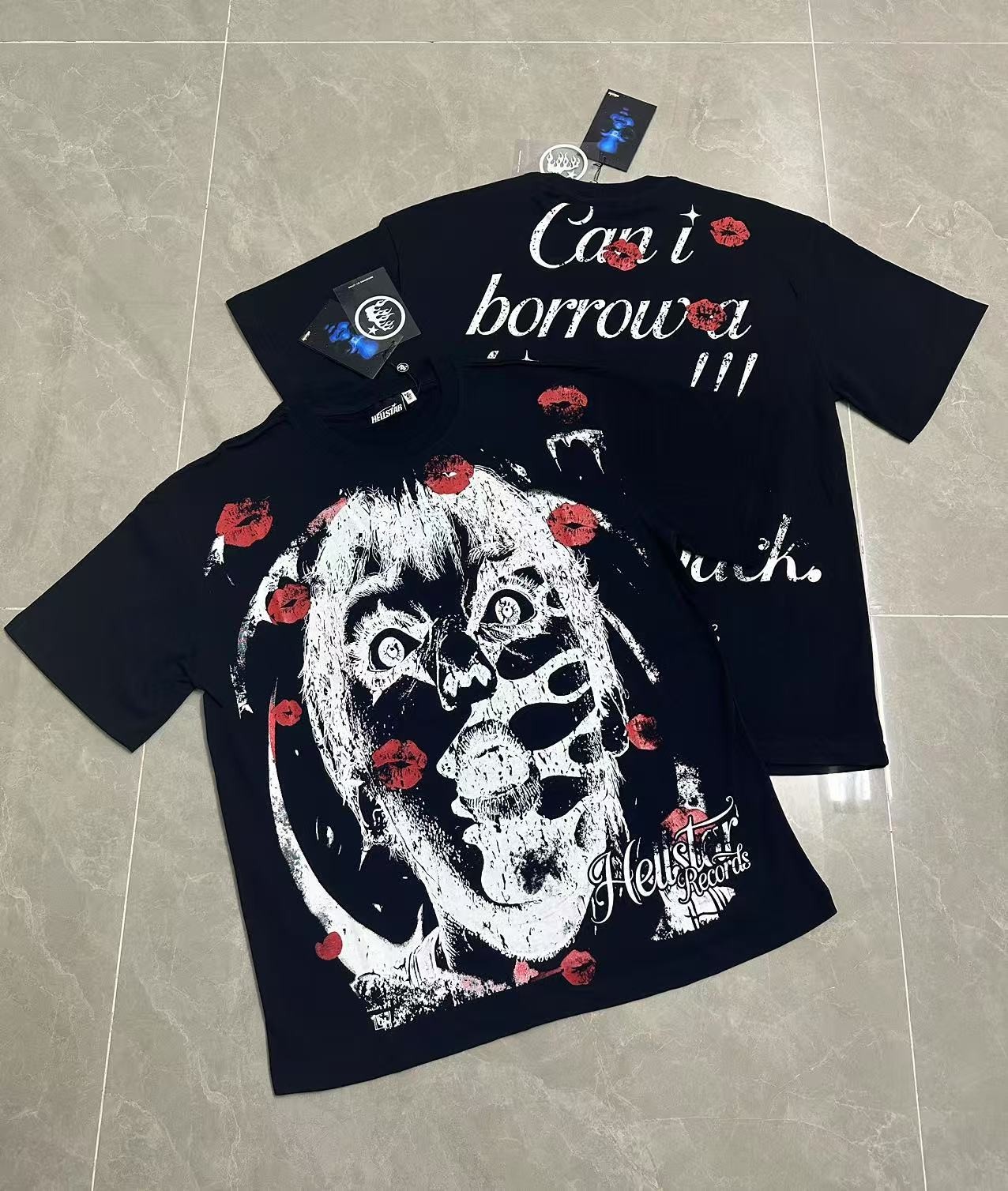 Hell Studios star Character print with red lips Tee Mens Short sleeved T-shirt