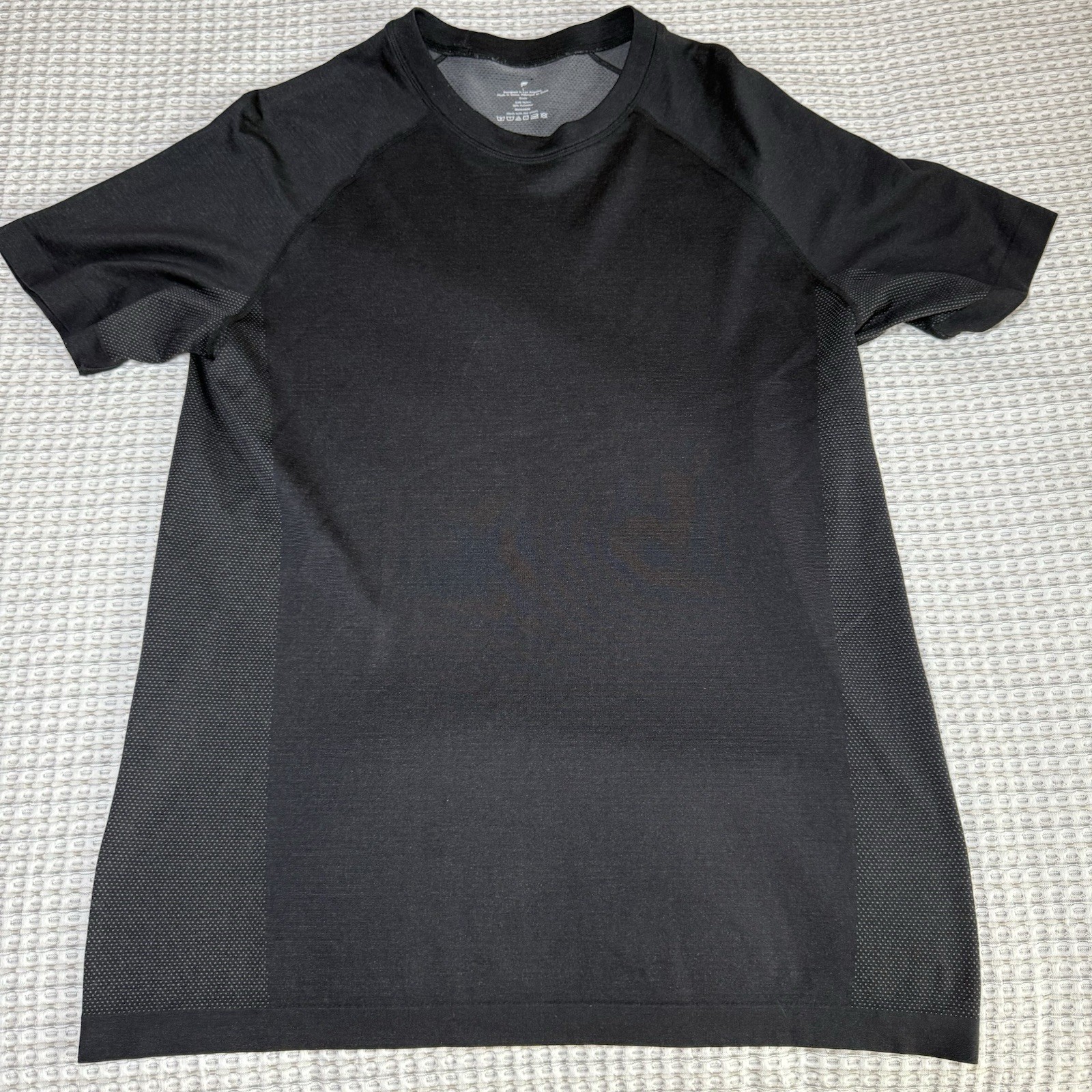 Fabletics Lot Of 2 Tee Shirt Mens Large Short Sleeve Crew Neck Black Performance