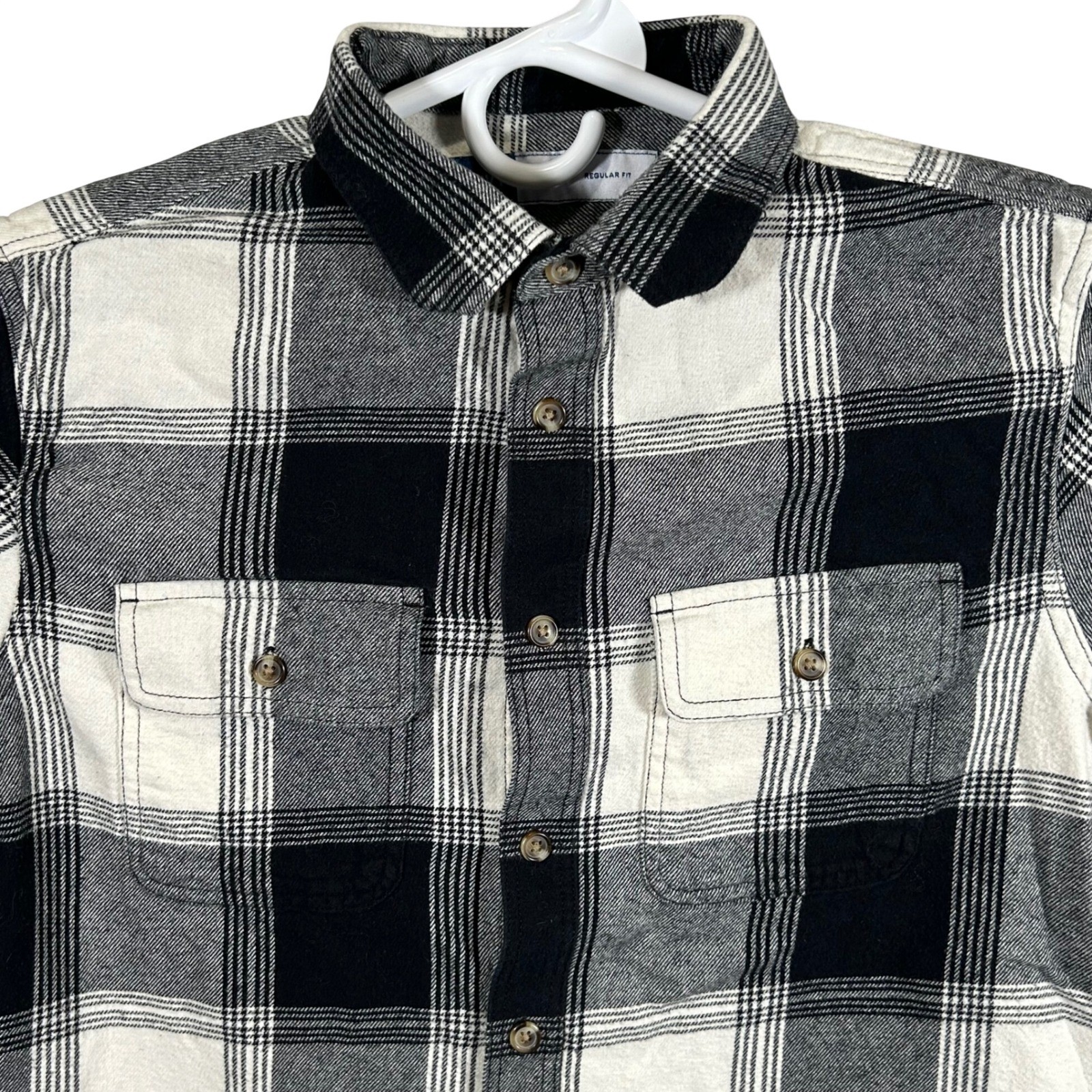 Old Navy Mens Medium Black White Buffalo Plaid Flannel Button Down Shirt