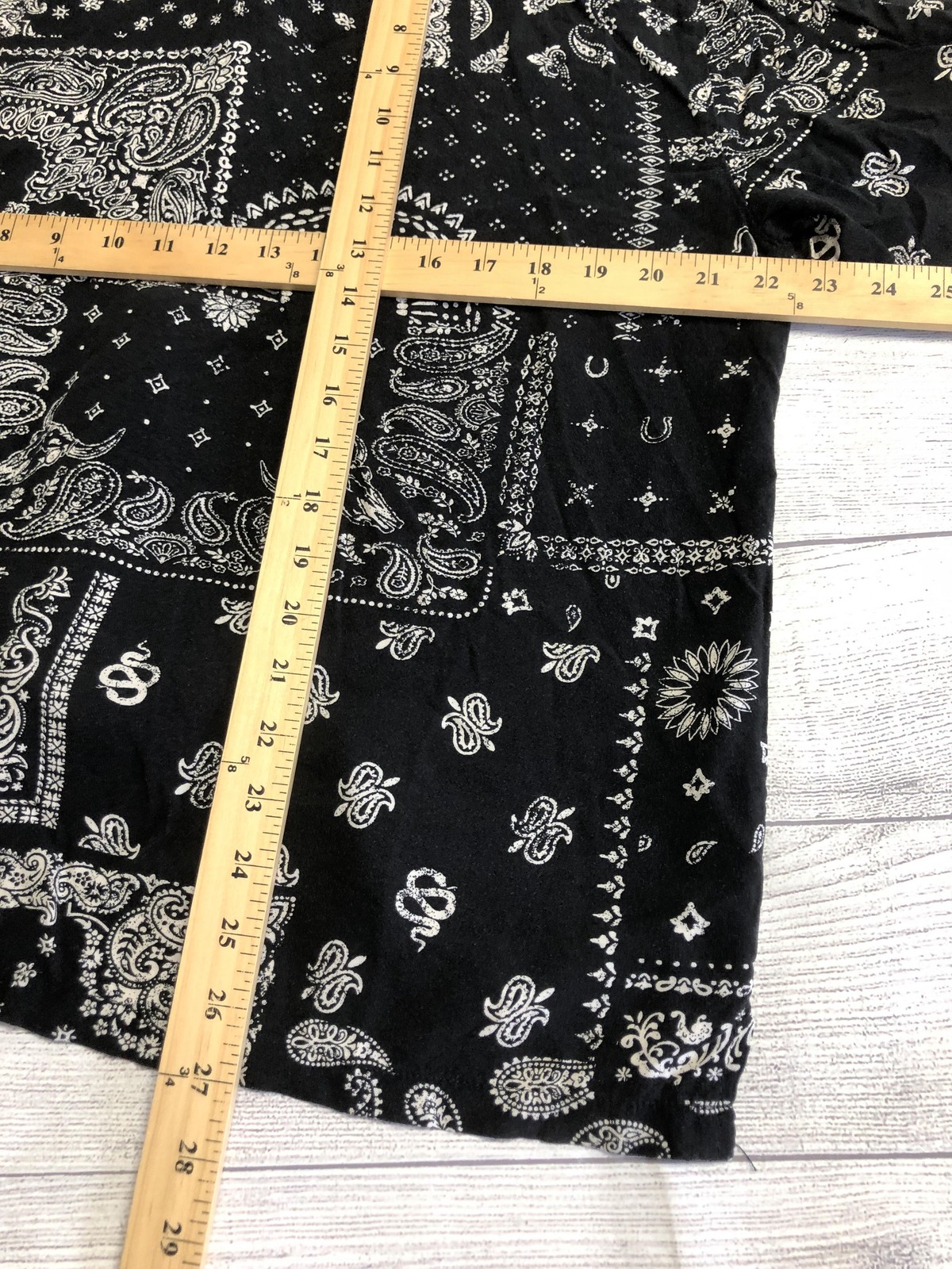 No Boundaries Shirt Mens Large Black Bandana Paisley Short Sleeve Button Up