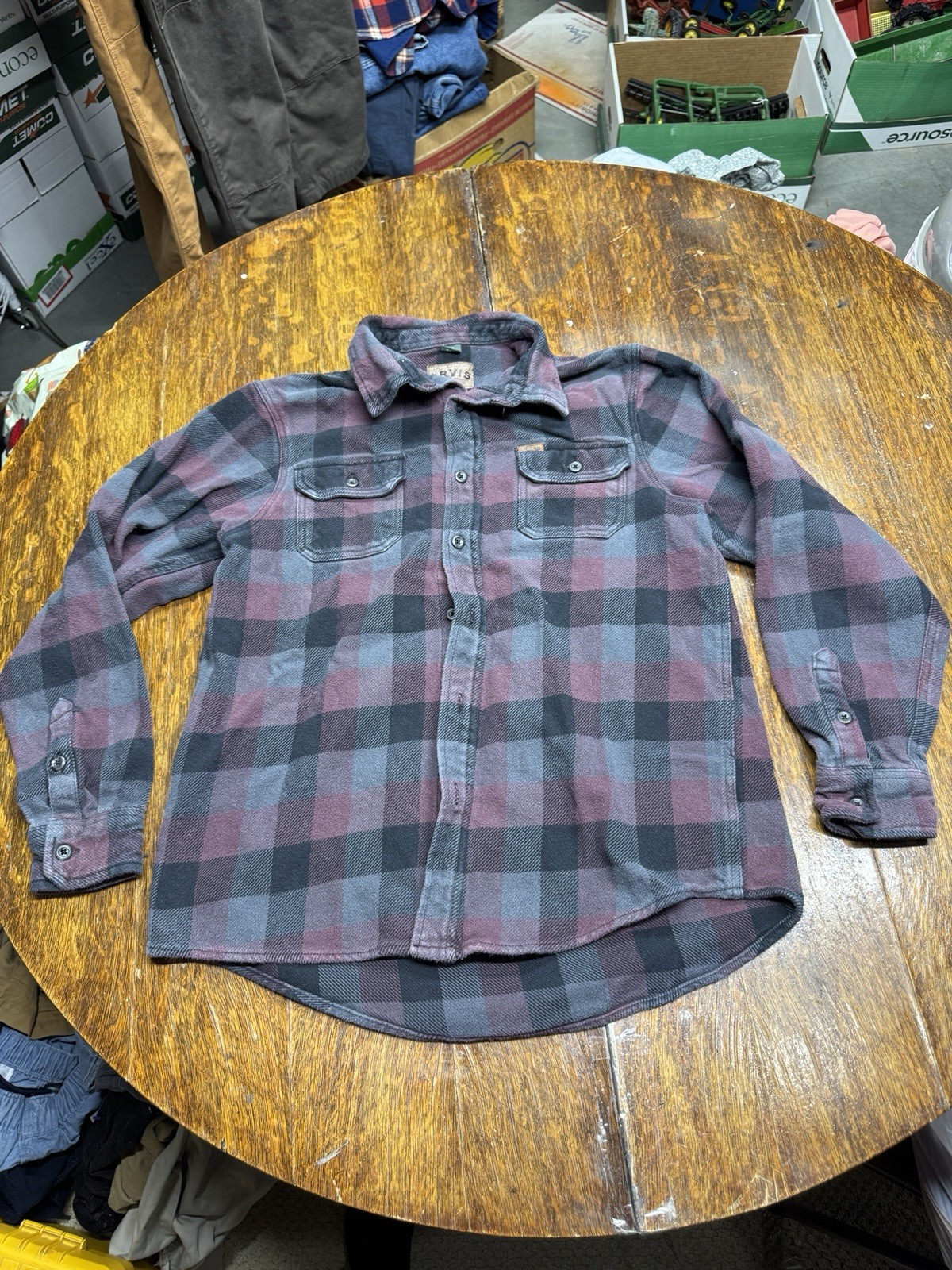 Orvis button down shirt Men’s Size Large Plaid Flannel Soft Feel Warm