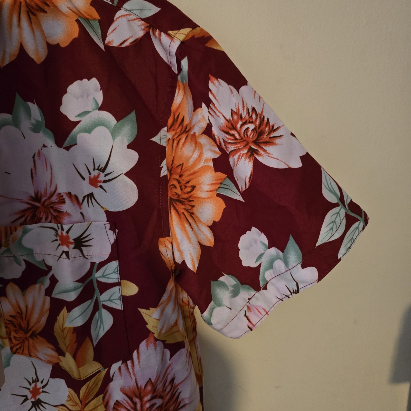 WEIV Los Angeles Men Floral Button Down Shirt Small NWT $45 Retail Summer Casual