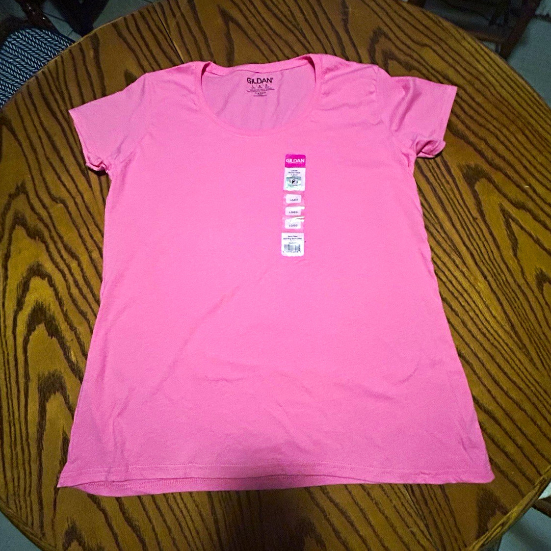 Gildan Pink women’s L Solid Jersey Cotton Semi-Fitted Scoop Neck T-Shirt