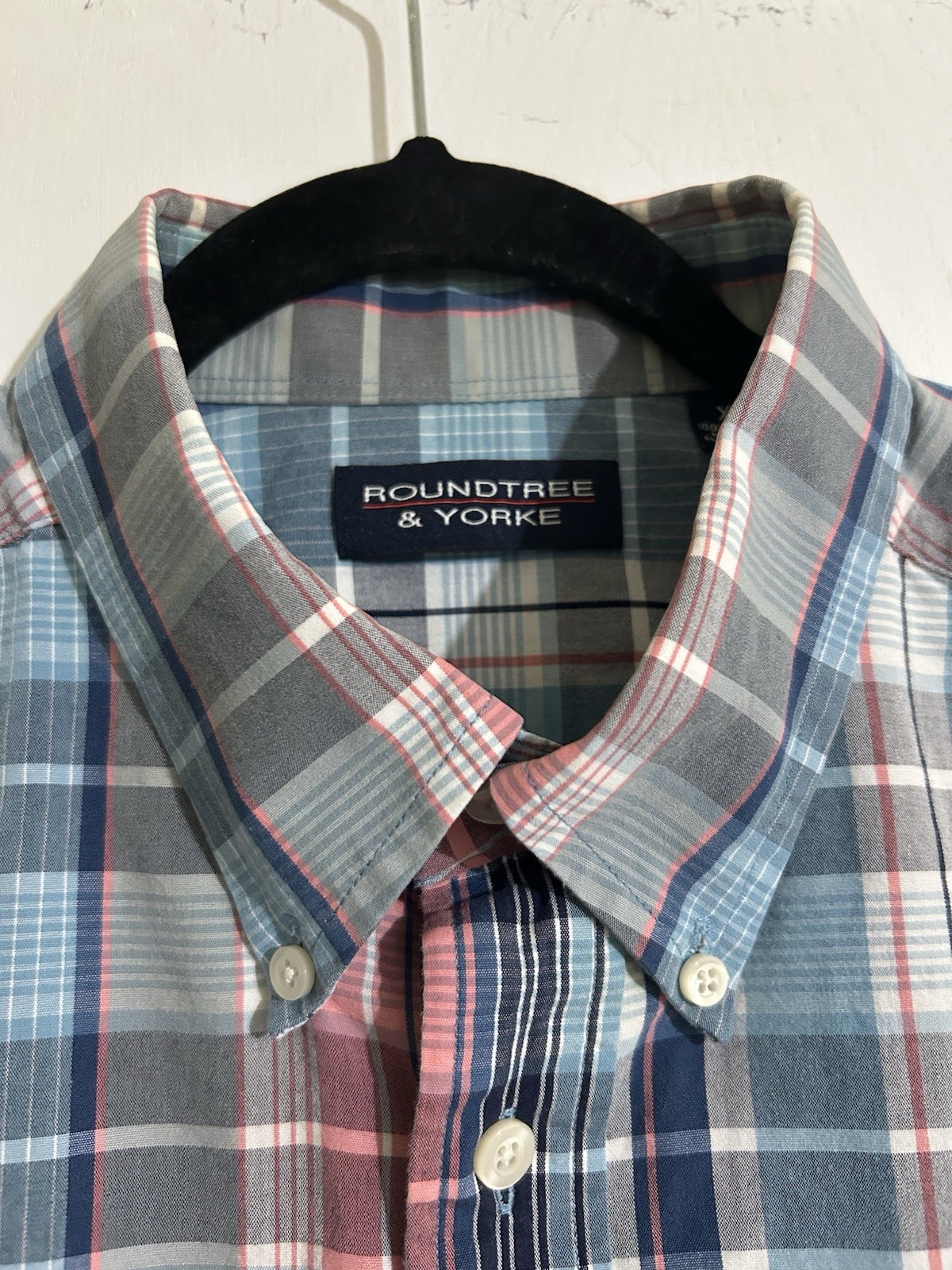 Roundtree & Yorke Men’s XL Blue/Pink/White Plaid Cotton Woven SS Button-Up