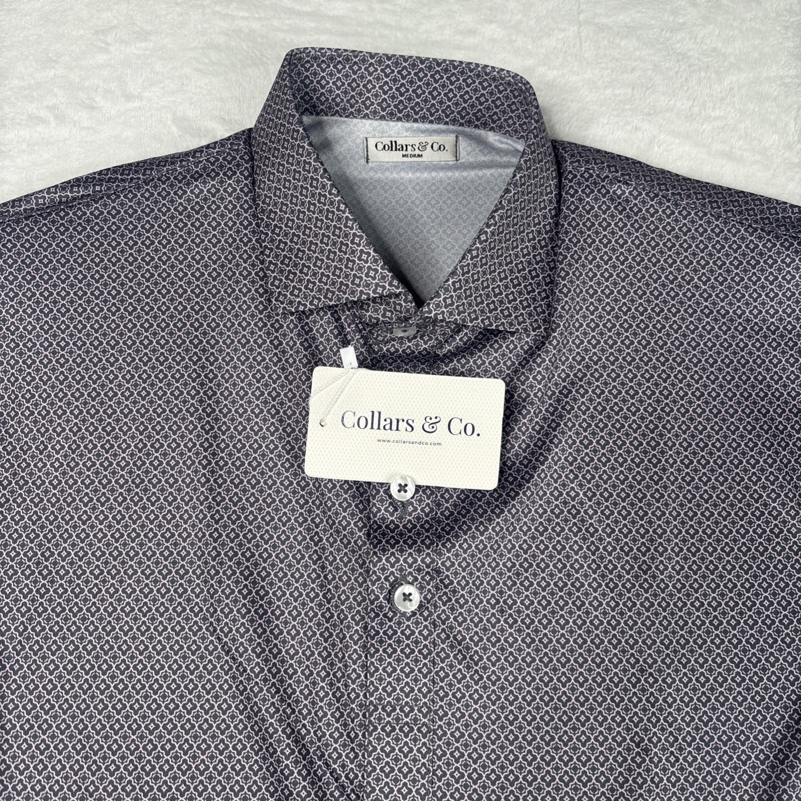 Collars and Co NWT Semi-Spread Collar Polo Crest Point Grey And Pink – Size M