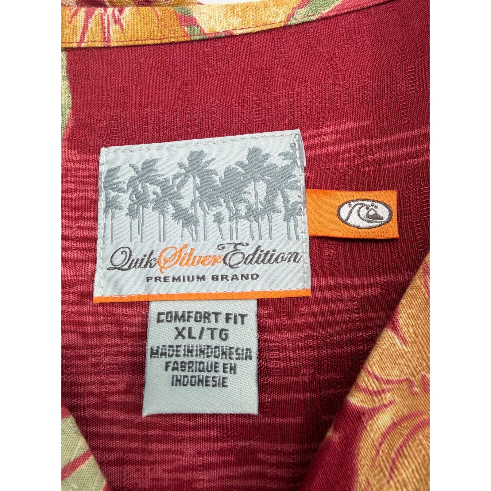 Quiksilver Edition Mens XL Red Tropical Hibiscus Rayon Aloha Shirt C-509124