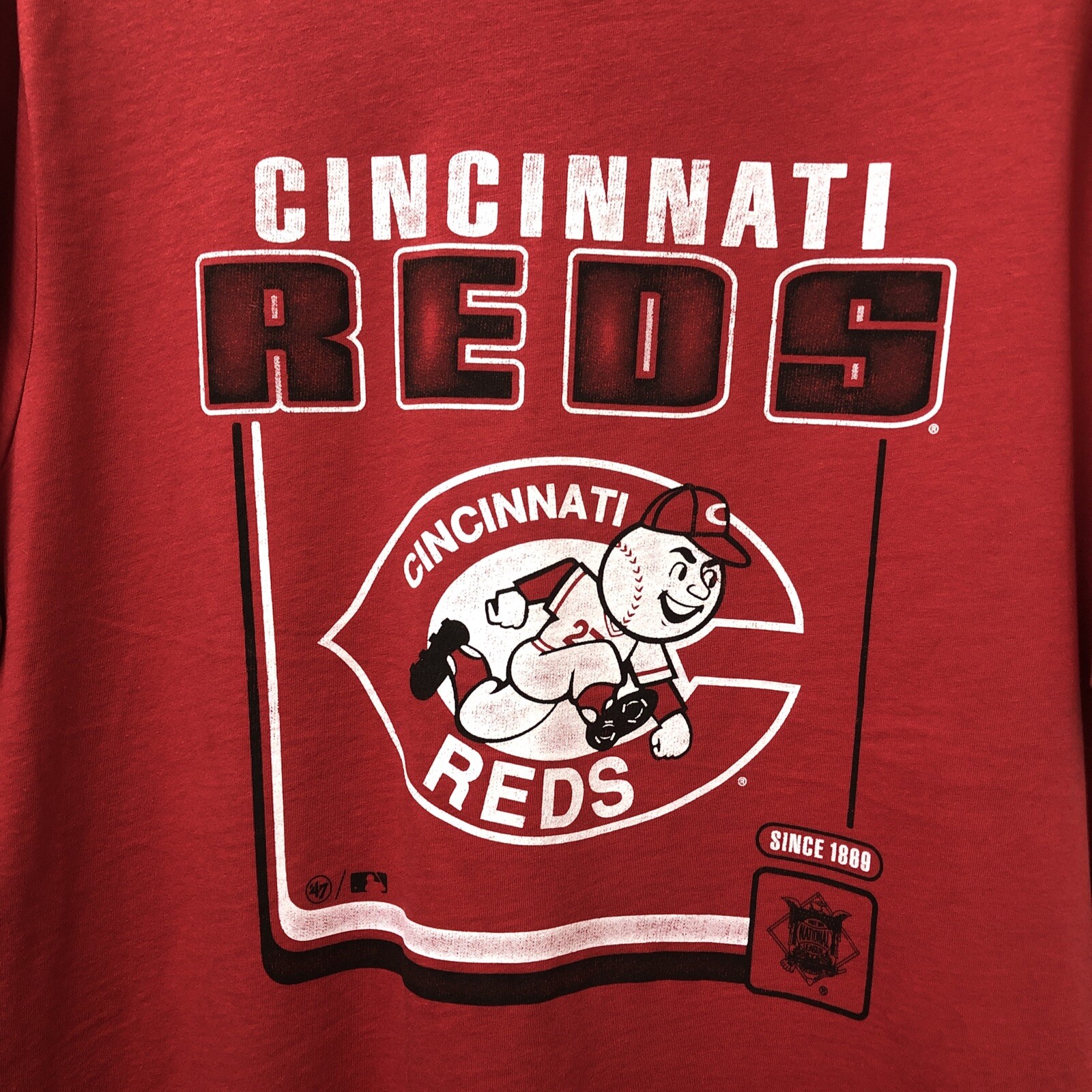 Cincinnati Reds Baseball T-shirt Men’s Large Mr Red Mascot 47 Brand Short Sleeve