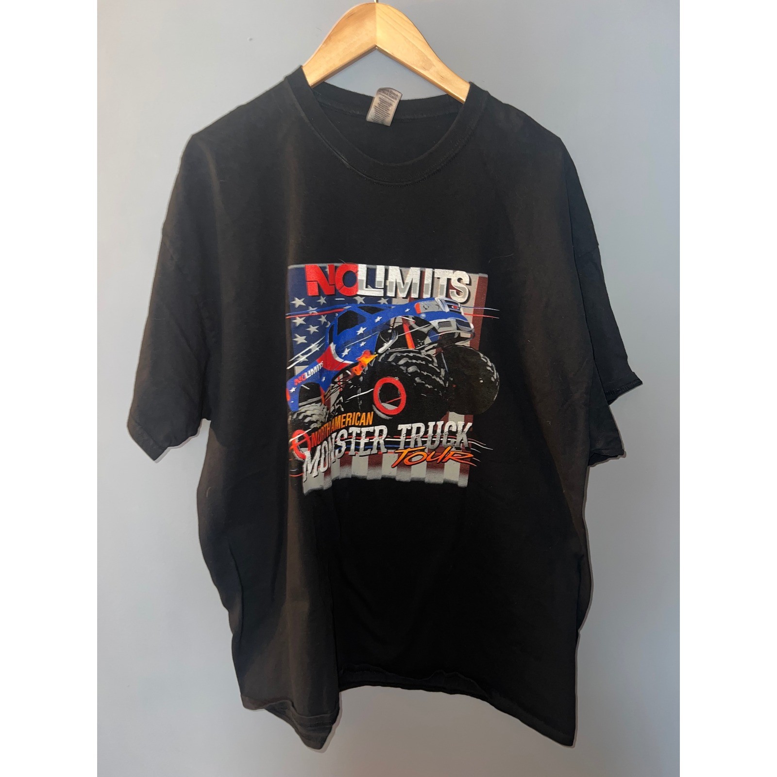 Gildan No Limits North American Monster Truck Tour Graphic T-Shirt Black 2XL