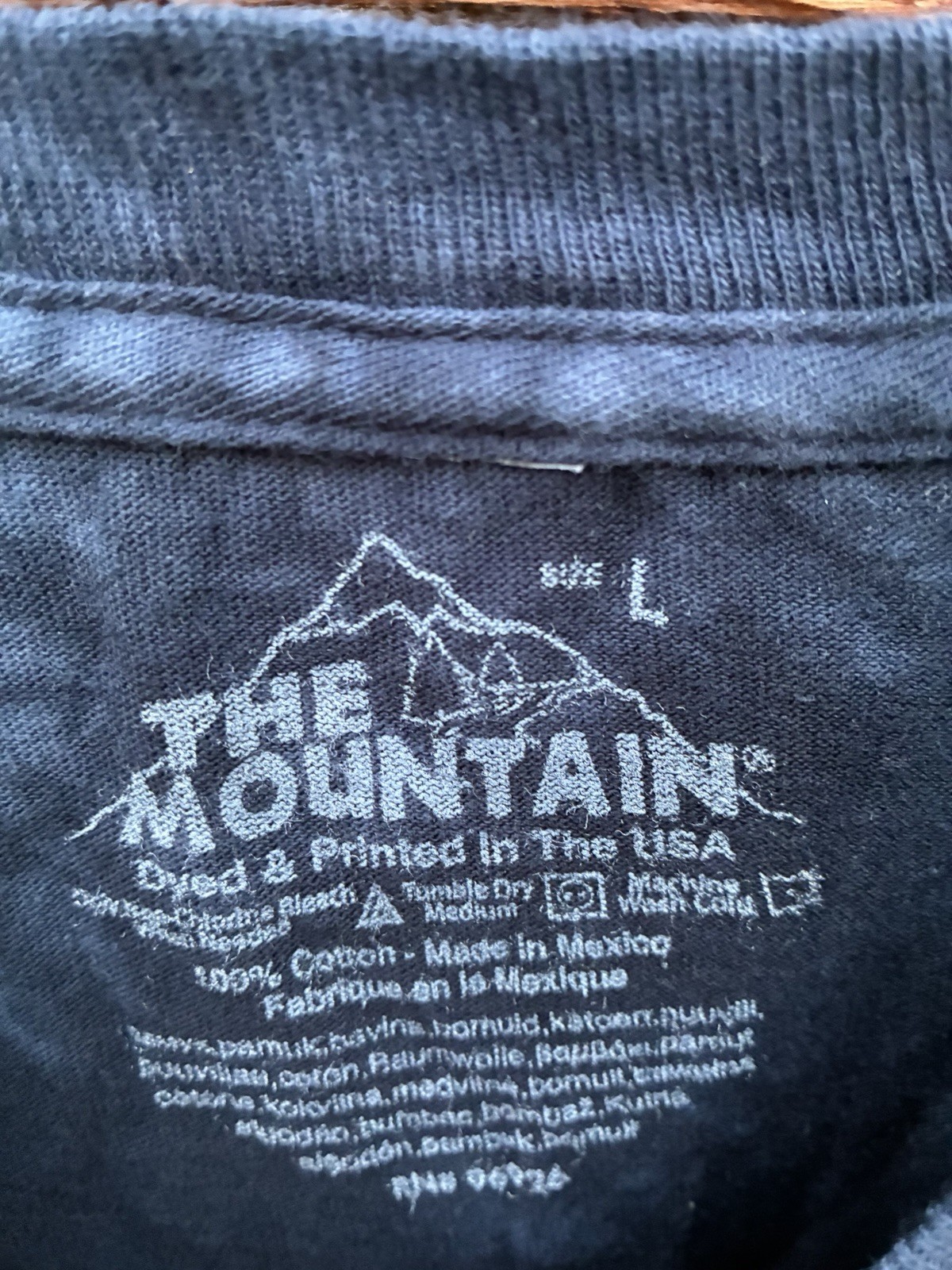 The Mountain Mens L Blue Tie-Dye Wolf Moon Graphic Crew Neck T-Shirt 2011