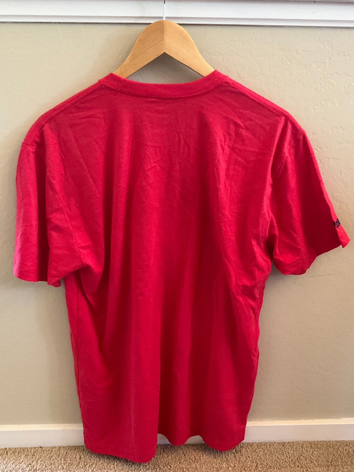 EXCELLENT Mens Asics Activewear T-Shirt Red Size L Dark Blue Logo 50/50 Blend