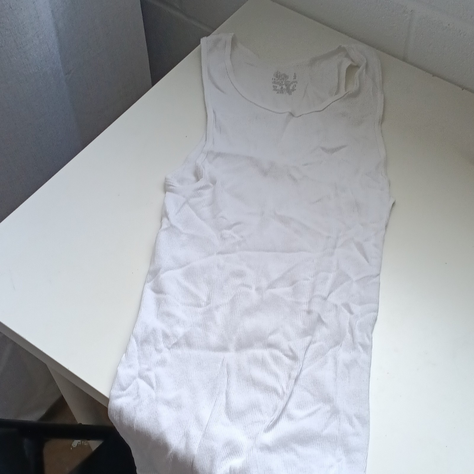 Fruit of the Loom White Ribbed Cotton Men’s Scoop Neck Tank Top Size L