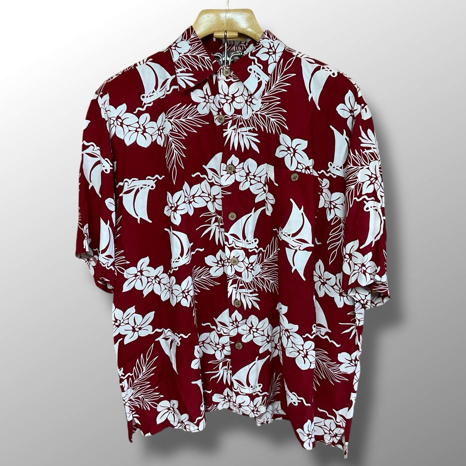 Puritan Hawaiian Shirt Red White Wooden Button Down Leaves Men’s Size L 42/44