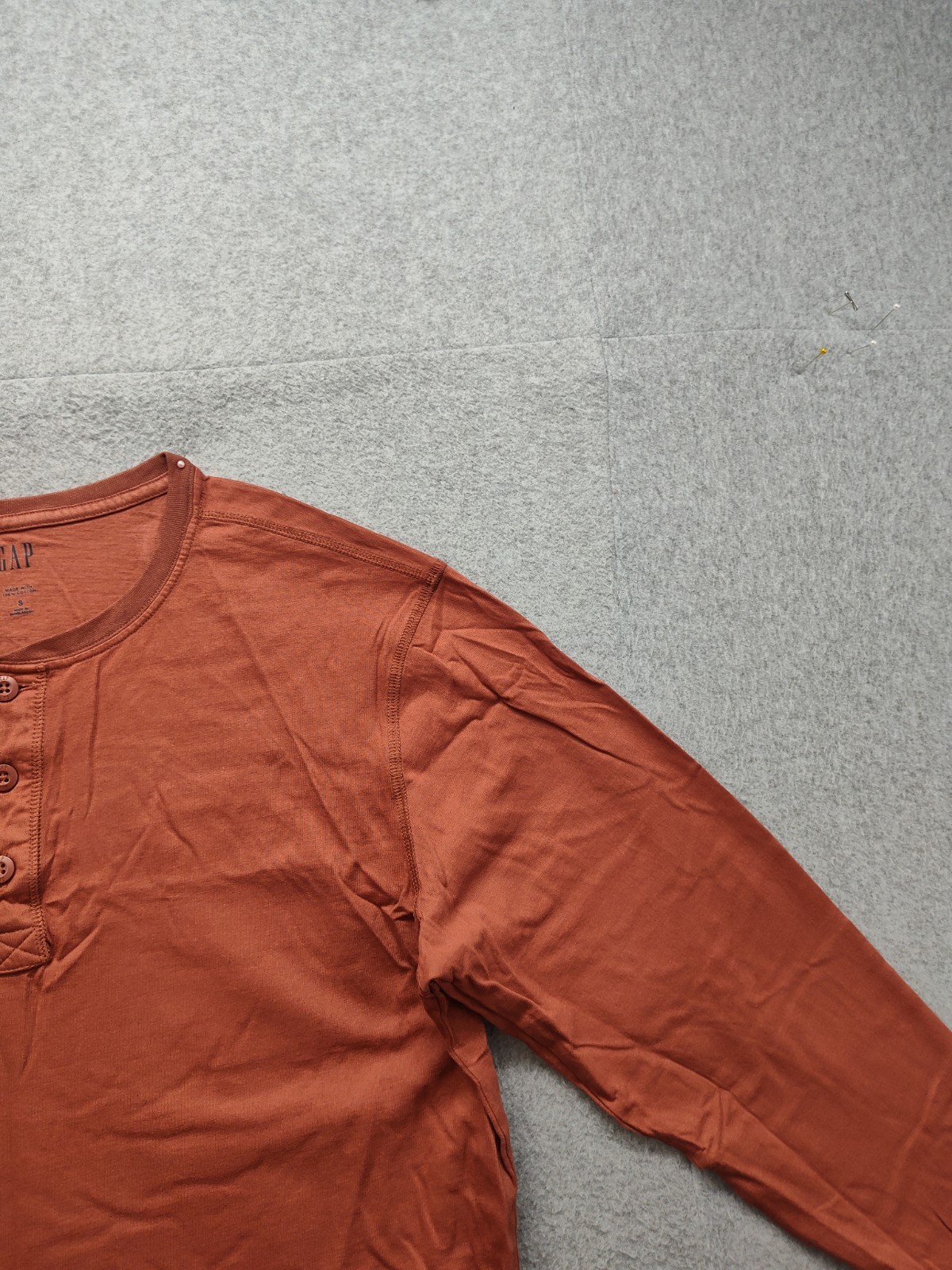 Gap Men Henley Shirt S Burnt Orange 100% Cotton Casual Button Up Long Sleeve