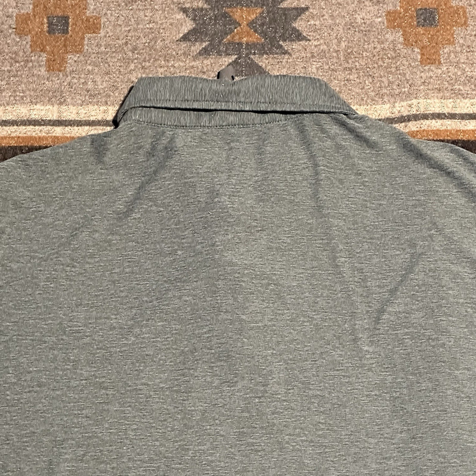 Vuori Strato Tech Polo Shirt Mens Medium Gray Perforamnce Athleisure Stretch A4