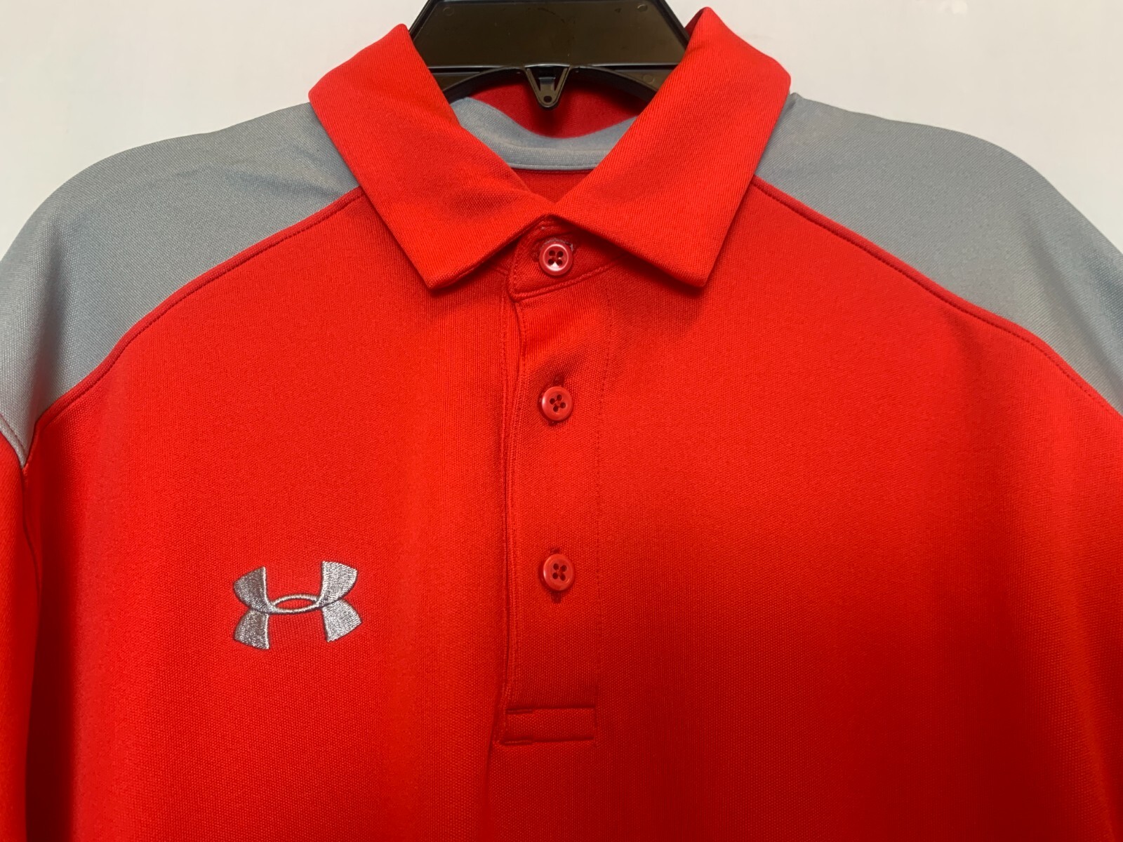 Under Armour Shirt Mens Medium Red Gray DriFit Golf Polo HeatGear 2-Tone