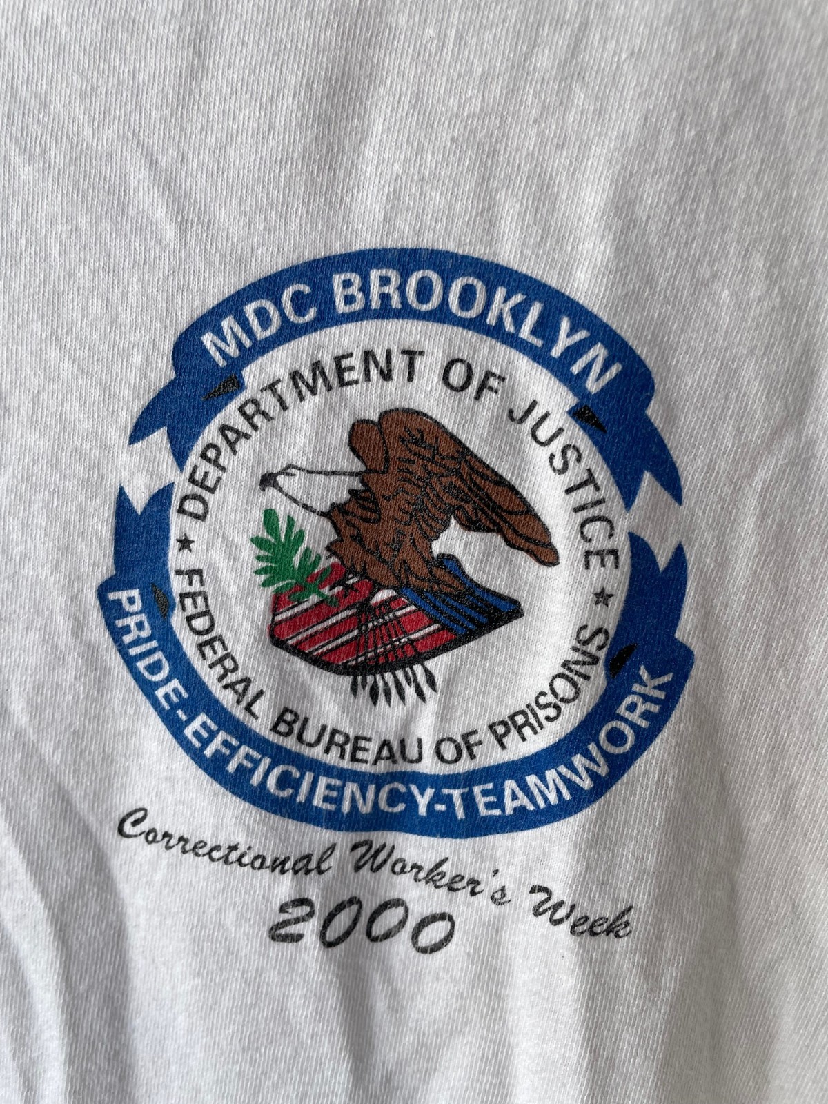 Vintage 2000 MDC Brooklyn DOJ Federal Prisons 8th Wonder White T-Shirt Men’s 2XL
