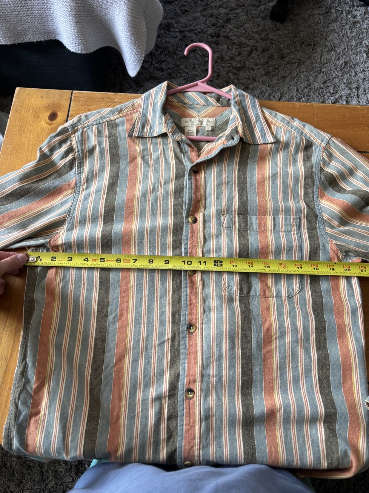 The Territory Ahead Men’s Size Small Long Sleeve Button Down Shirt
