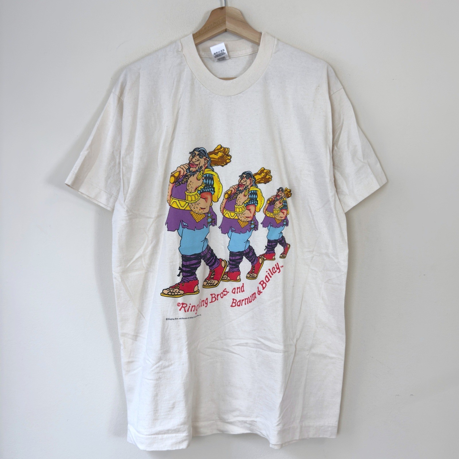 Vintage 90’s Ringling Bros and Barnum Bailey Circus Art Cream White Tee Shirt XL