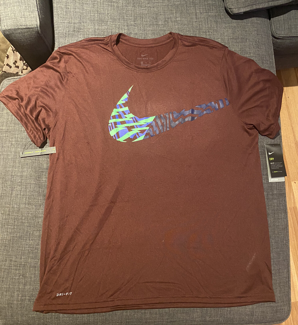 New! Nike Tee Dri-fit Swoosh Logo Trainning Anti-Odor Men Size Small CU8475-068