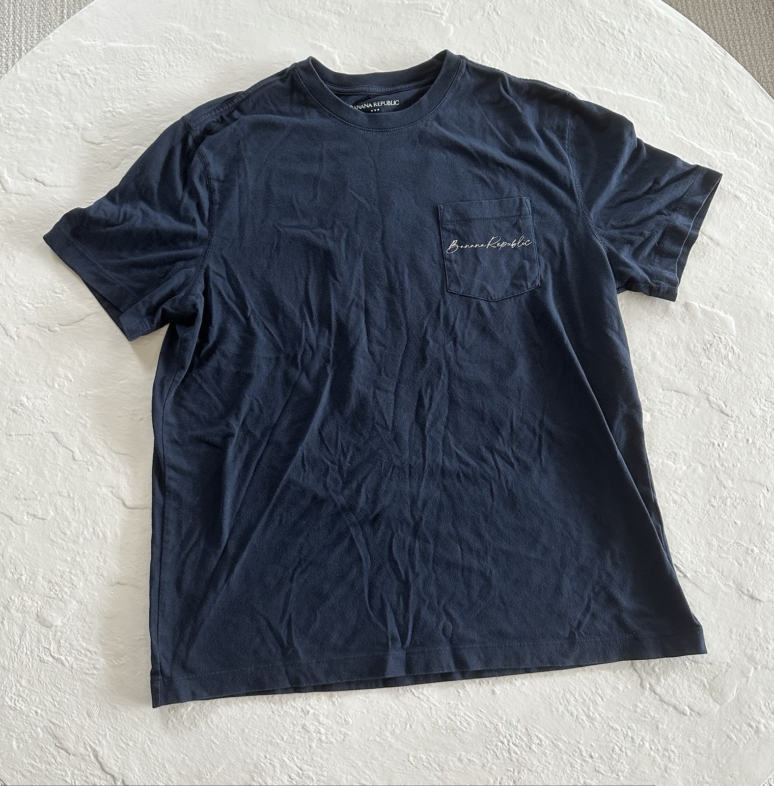 Banana Republic Men’s Into The Amazon Heritage T-Shirt Navy Blue Size Large.