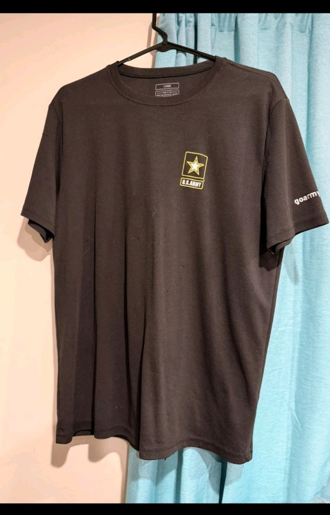Army Strong shirt large