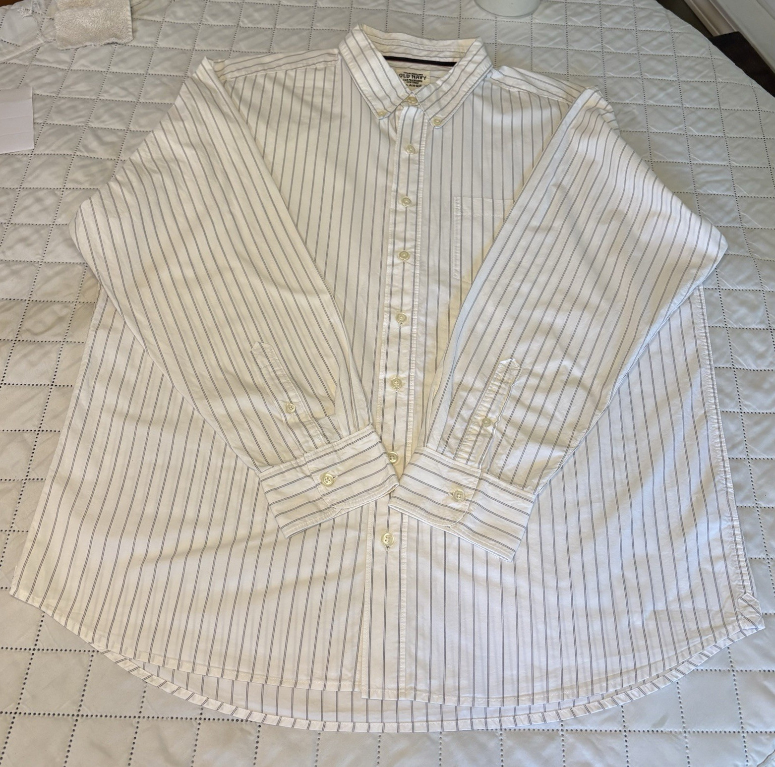 Old Navy Men’s XL White Gray Striped Long Sleeve 100% Cotton Button-Down Shirt