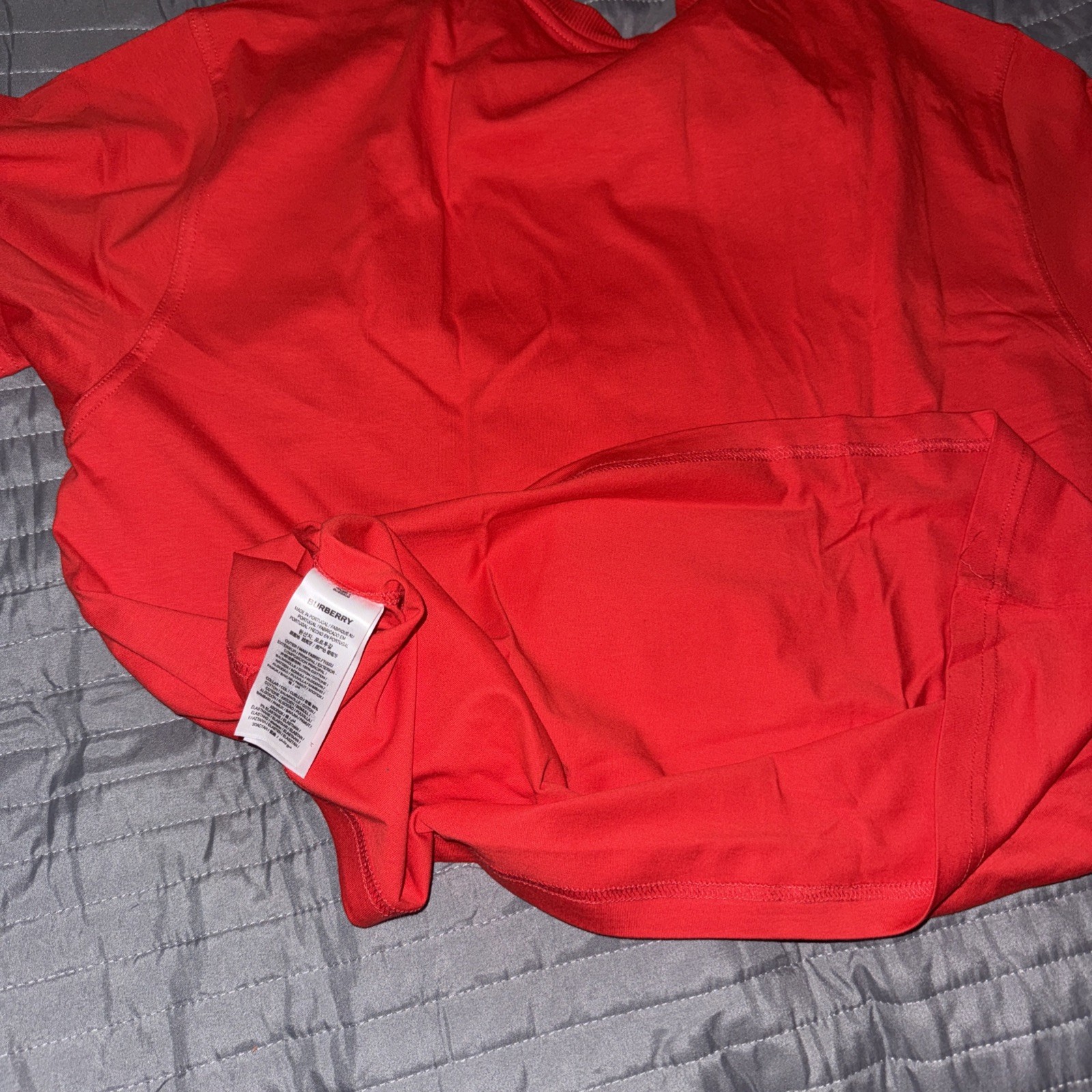 Men’s Authentic Burberry Logo Red T-Shirt Size Medium Oversized ( FITS LARGE )
