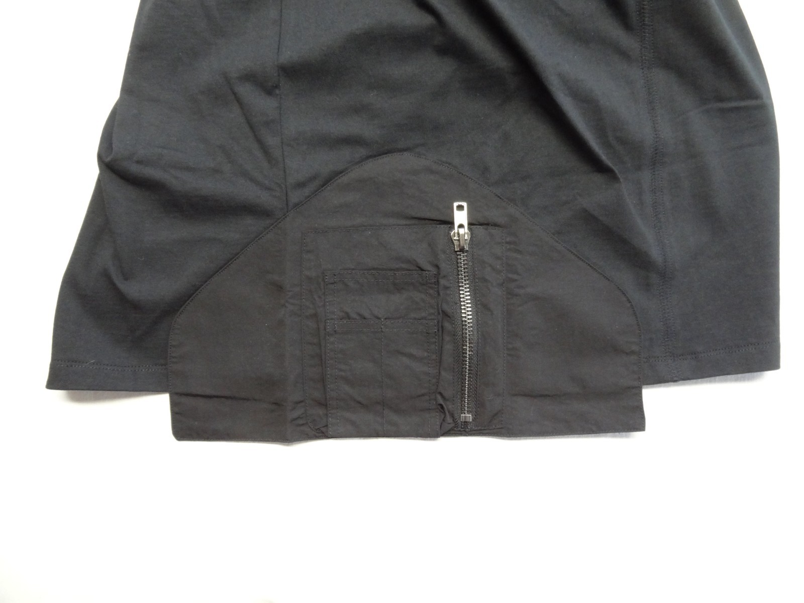 NWT Komakino M Utility Side Zip Pocket Black Short Sleeve Tee T-Shirt Designer