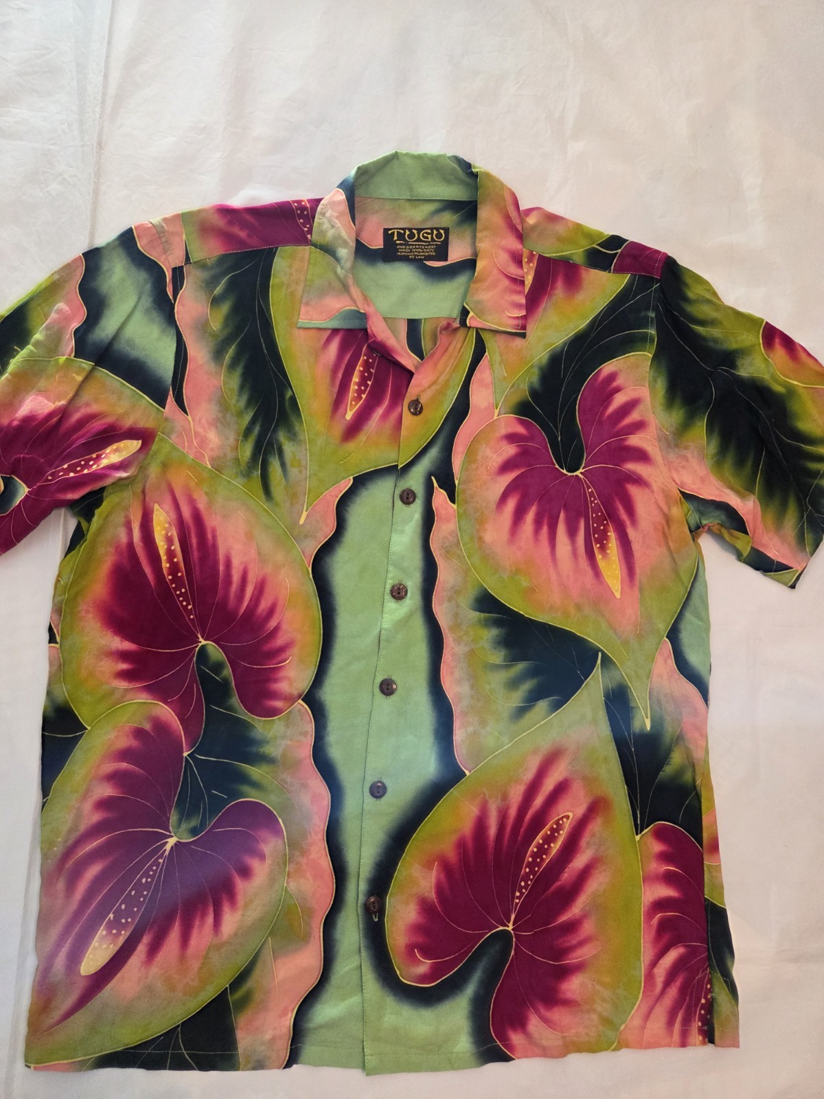 Tugu Mens Flower Rayon Shirt Multicolor Loud Medium Cruise Beach NWT MSRP $120