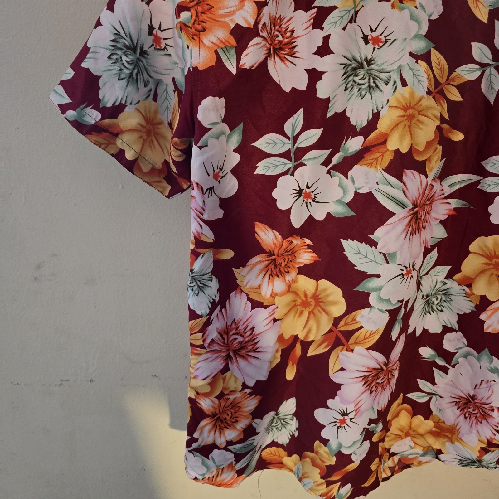 WEIV Los Angeles Men Floral Button Down Shirt Small NWT $45 Retail Summer Casual