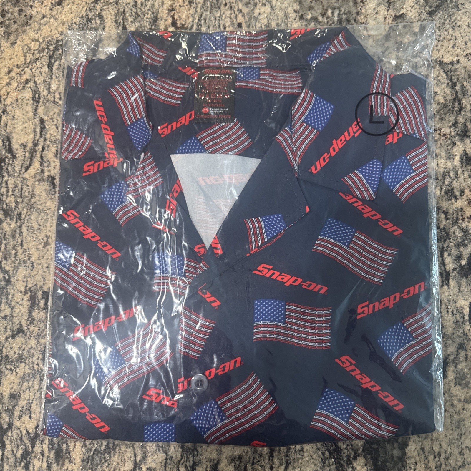 LARGE Snap-on brand American flag patterned button-down Men’s Shirt- Polyester