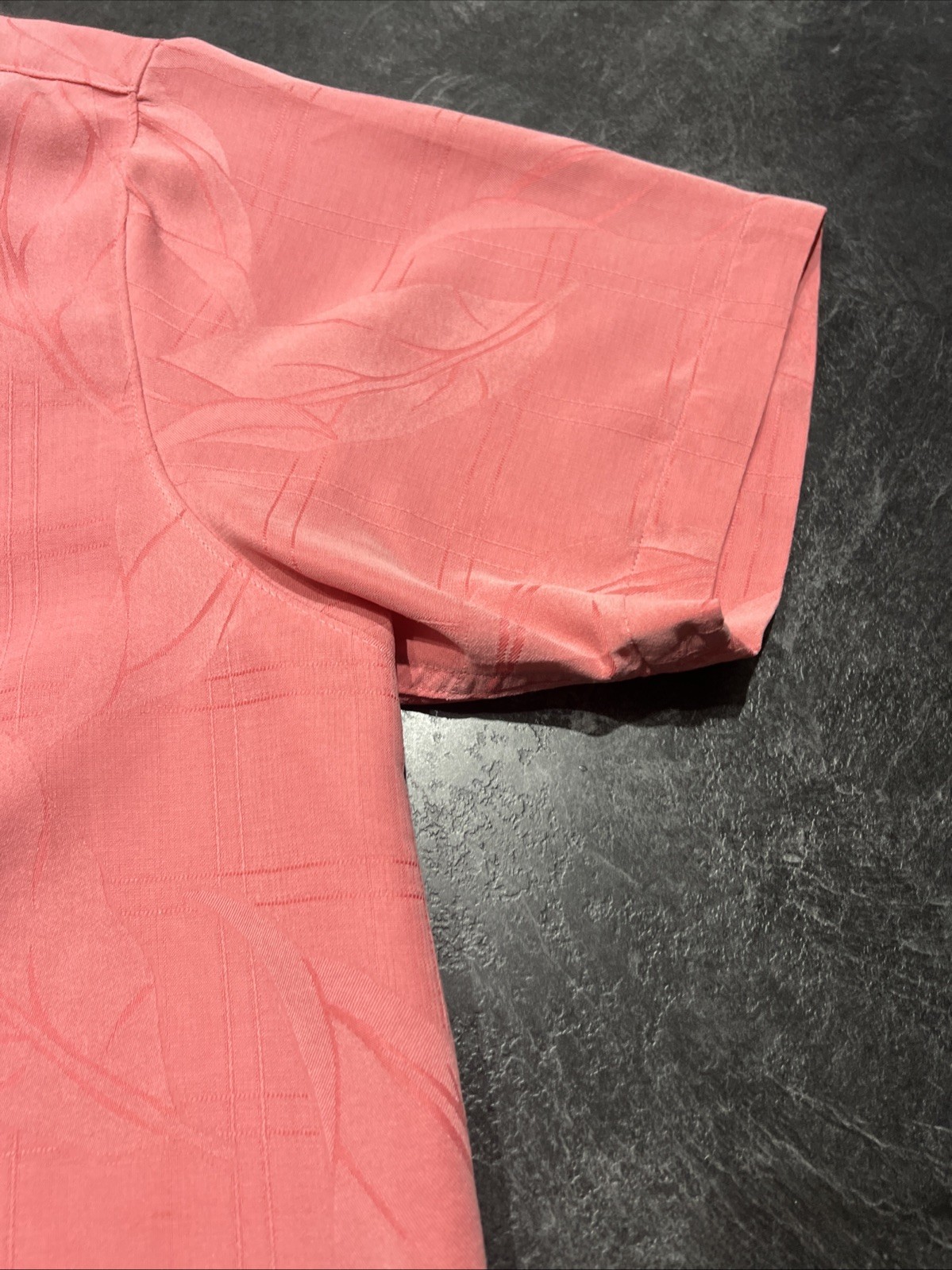 Caribbean Textured Leaf Pattern Coral Pink Short Sleeve Button Shirt Mens Sz XL