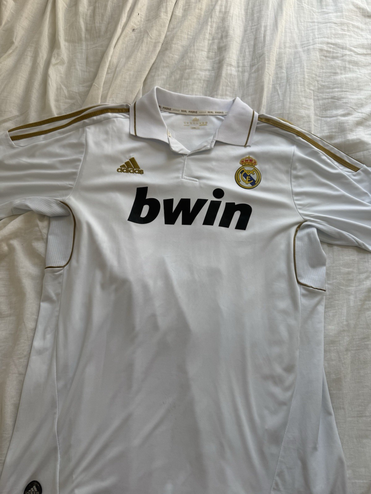 Authentic Real Madrid Cristiano Ronaldo #7 Jersey – White & Gold – Size XL