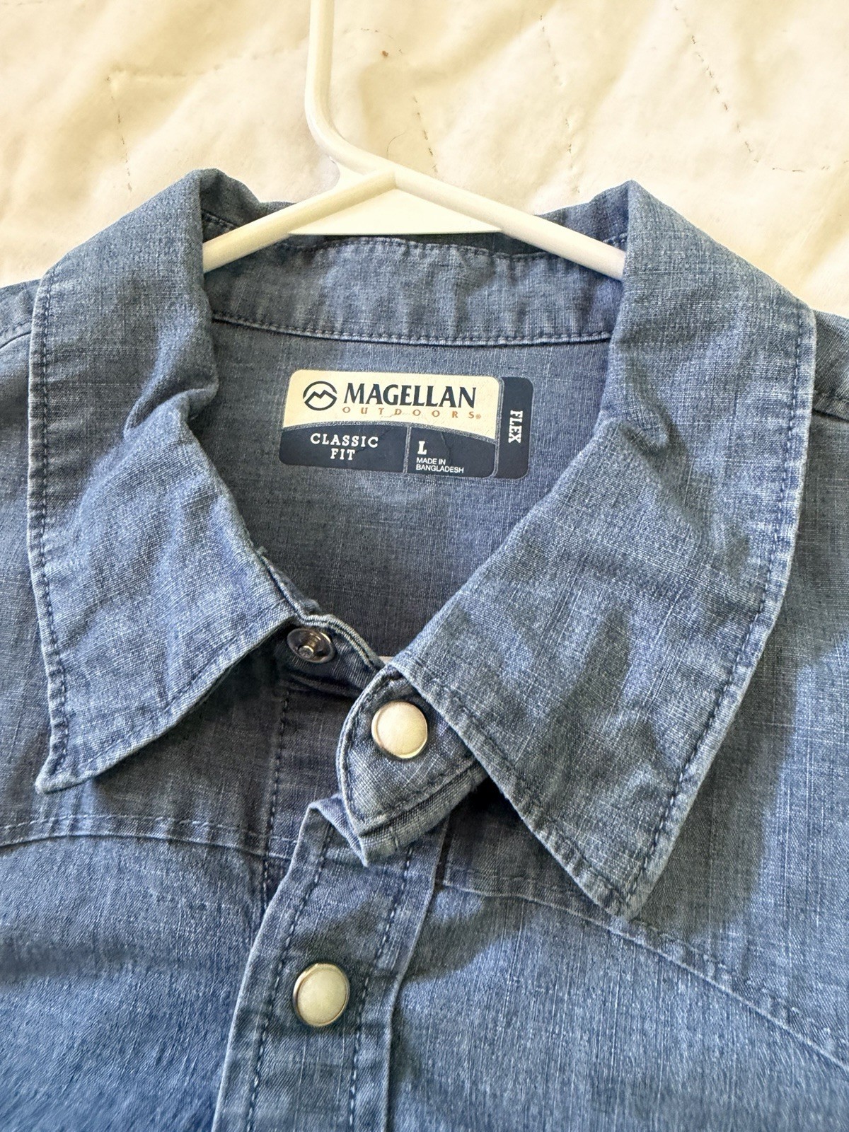 Magellan Outdoors Blue Solid Long Sleeve Chambray Pockets Classic Fit L