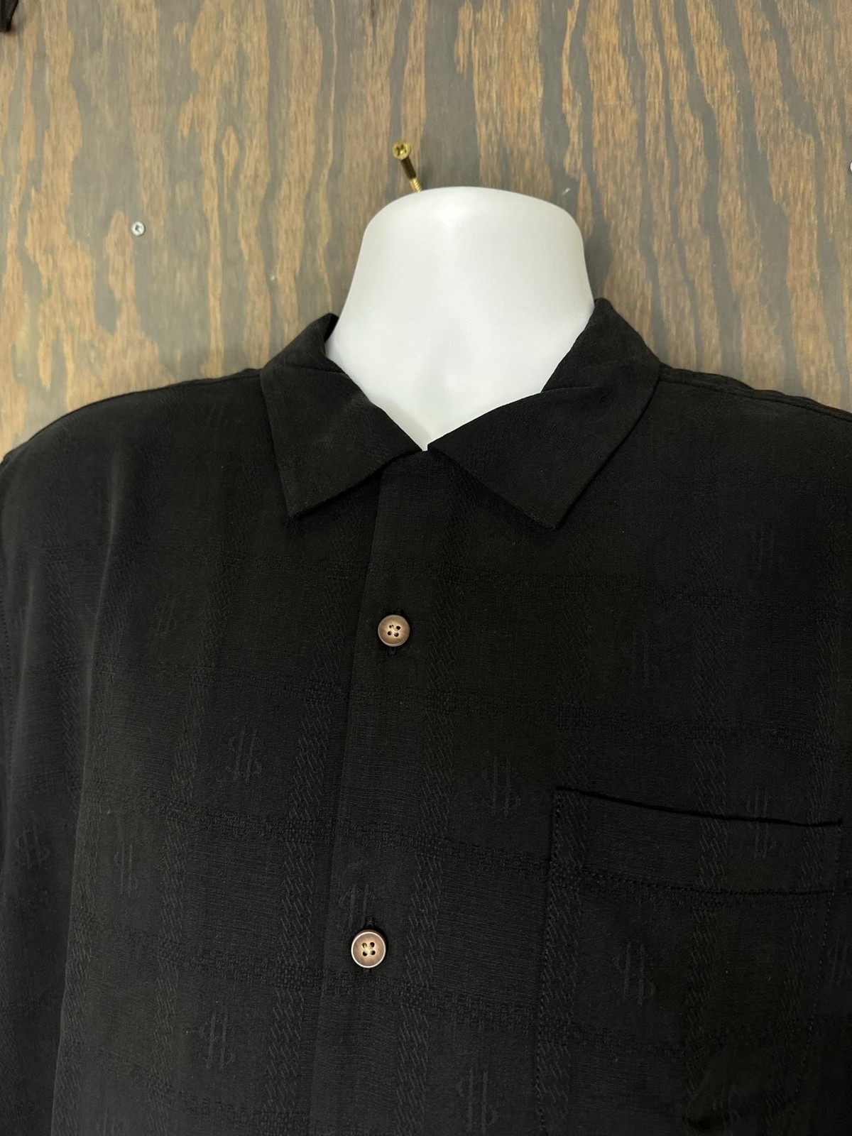 Tommy Bahama Mens Large Black Vegas State of Mind Silk Embroidered Graphic Shirt