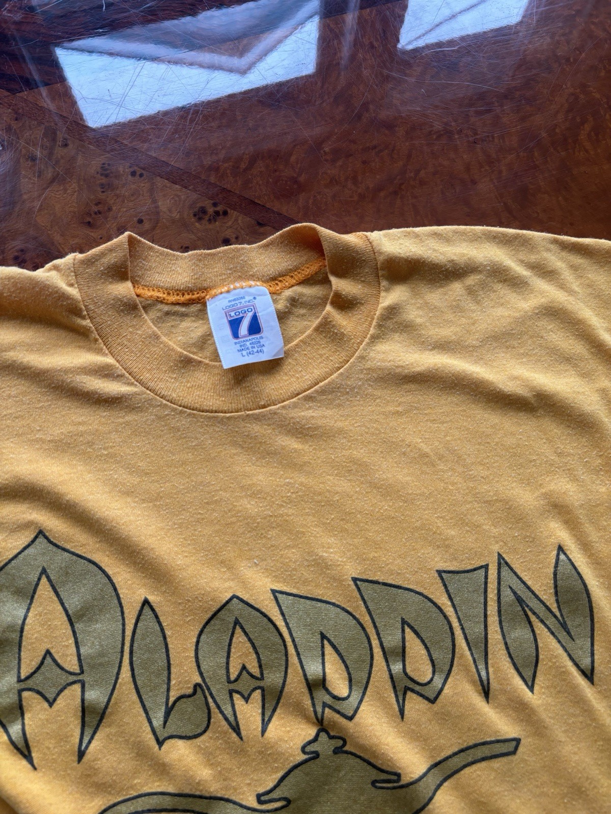 vtg 1980s Aladdin Hotel & Casino Las Vegas t-shirt Large USA single stitch