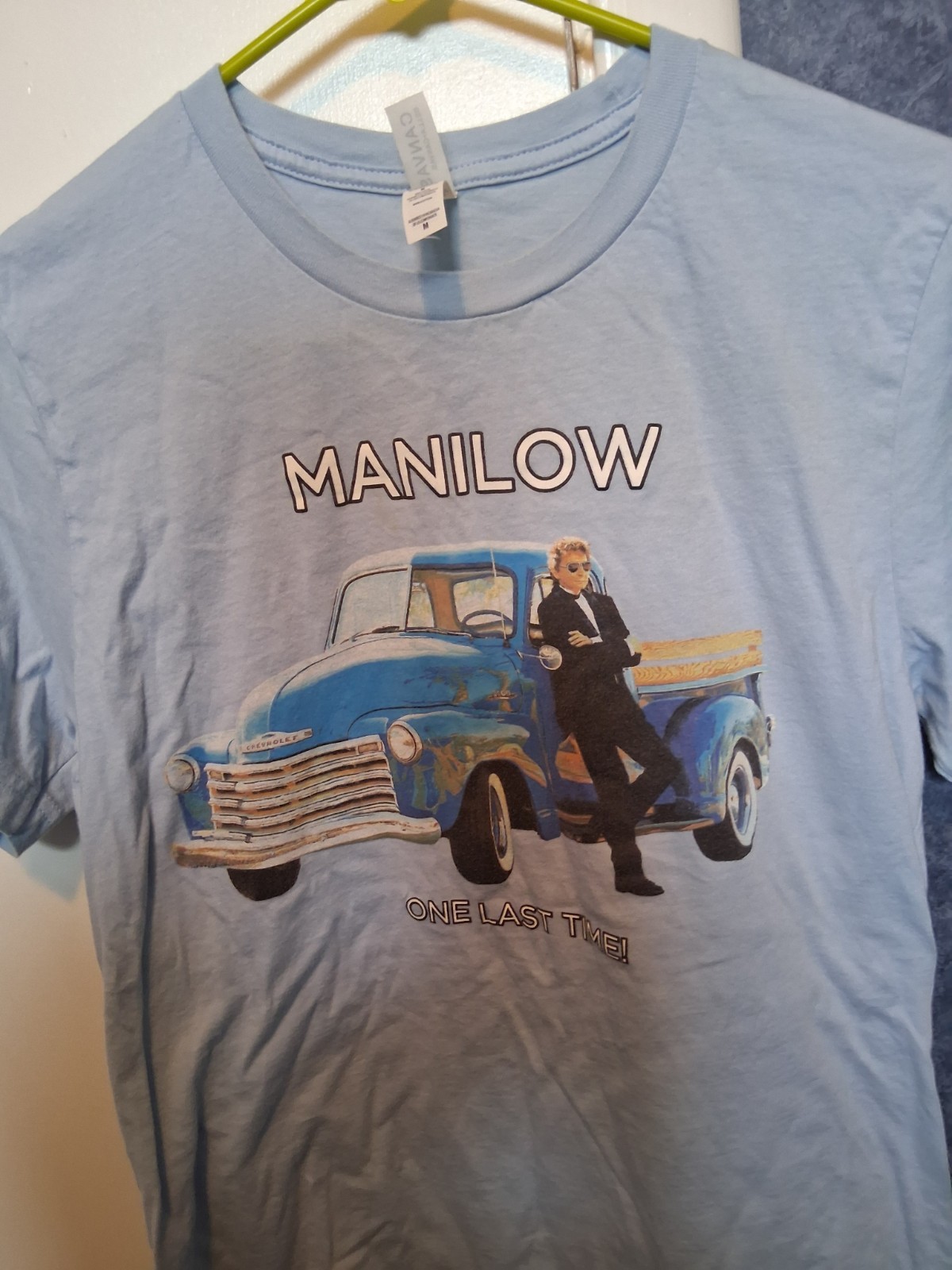 Gildan Softstyle Blue Barry Manilow Graphic Tee Crew Neck Short Sleeve Size M