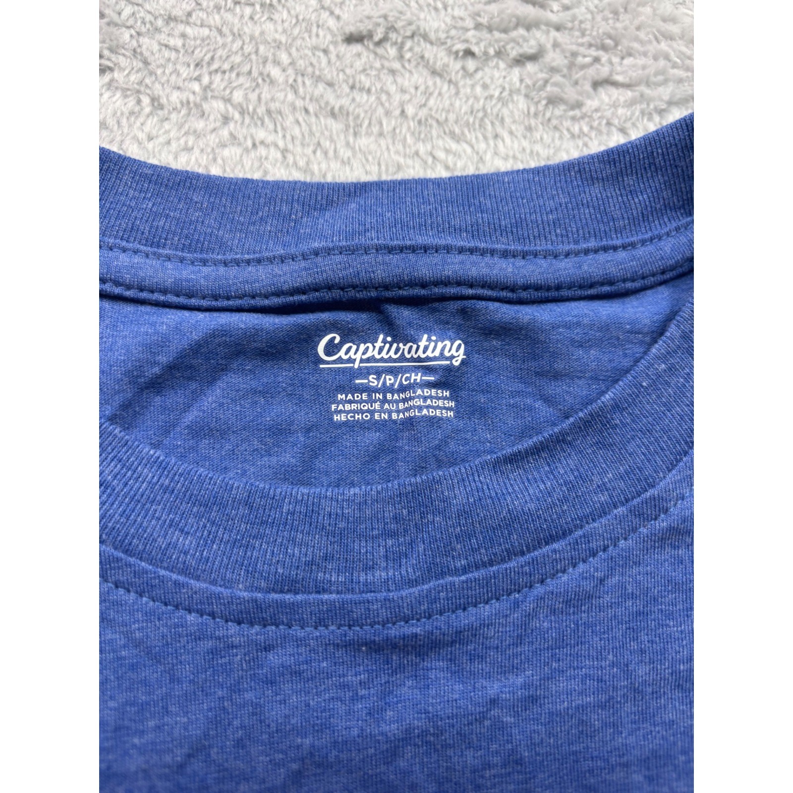 Florida Gators Mens Size S Blue Short Sleeve Football Helmet Graphic T Shirt