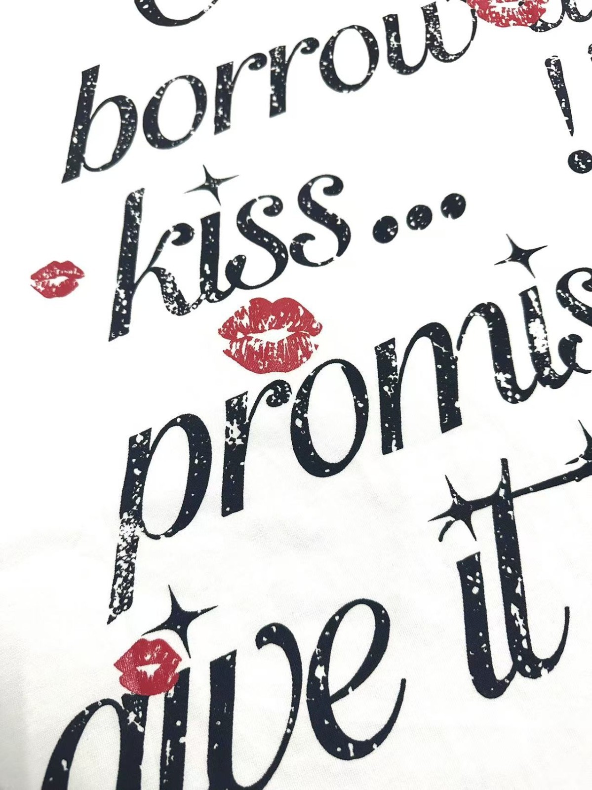 Hell Studios star Character print with red lips Tee Mens Short sleeved T-shirt