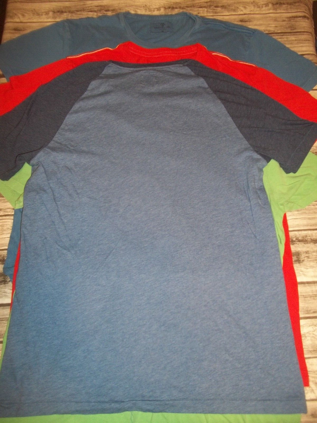 Martin + Osa Lot of 4 Mens Solid & Graphic T-Shirts Size Medium