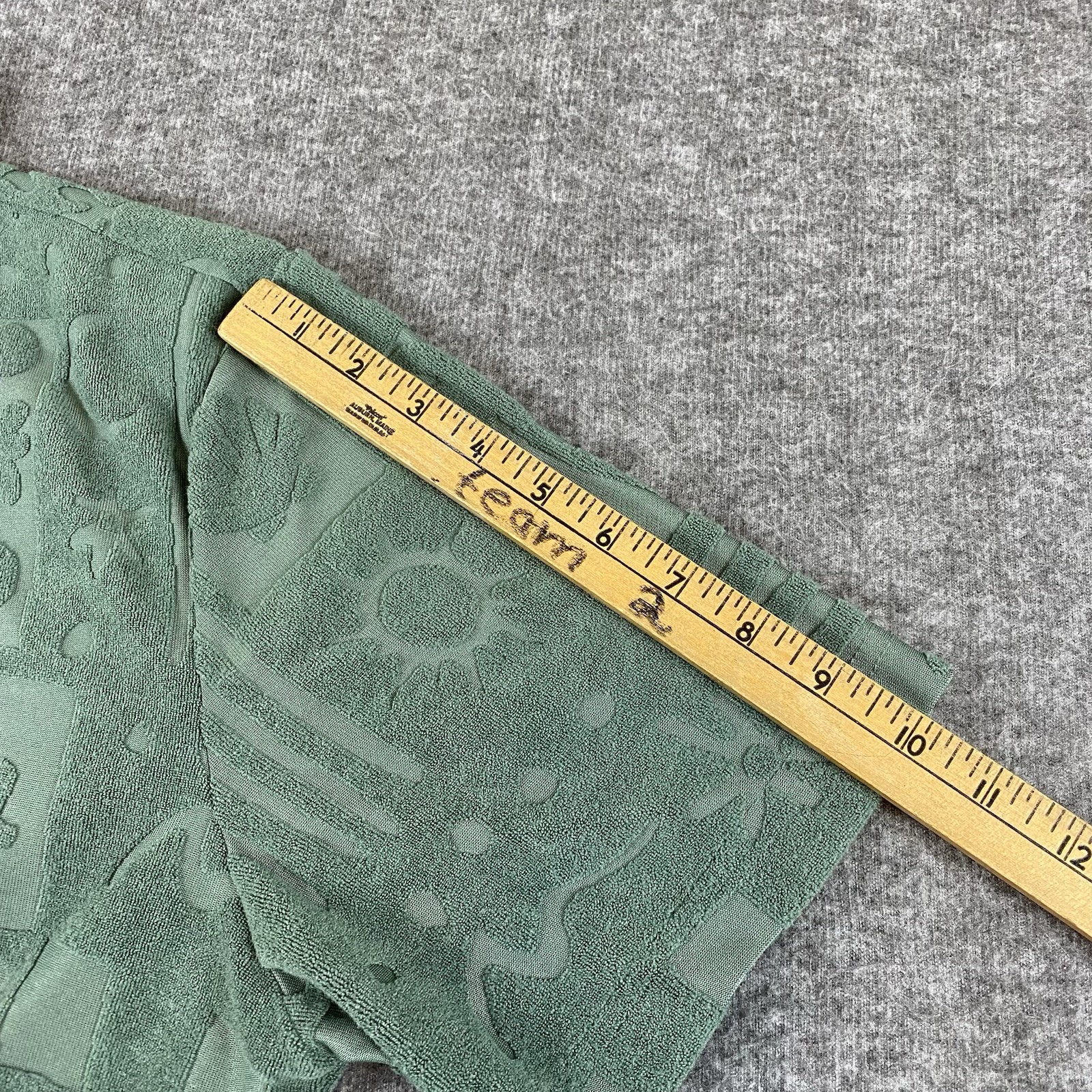 Negative Space Button Up Shirt Men’s L Green Textured Hawaiian Beach Pattern