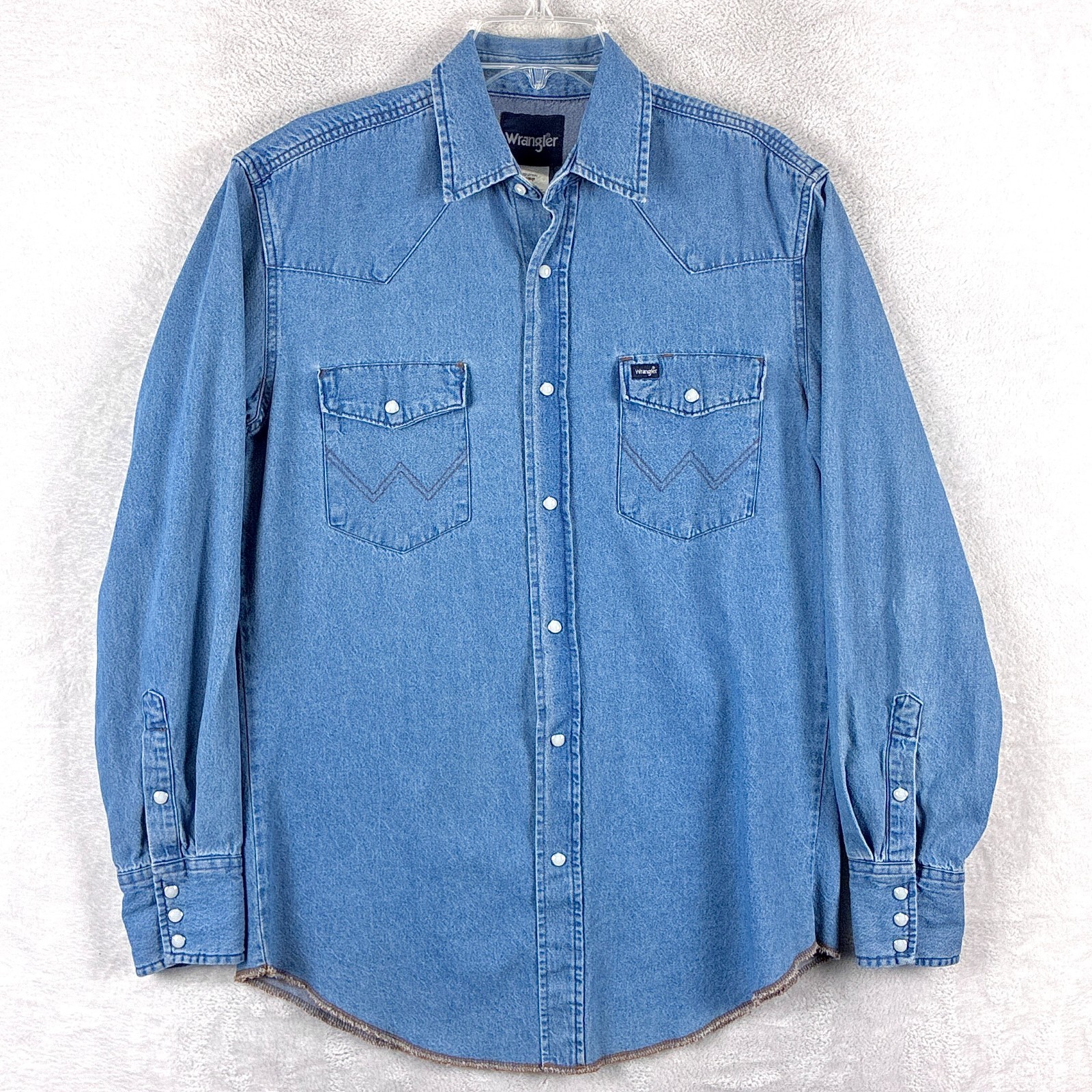 VTG Wrangler Denim Shirt Mens M Blue Chambray Western Pearl Snap Cowboy Workwear