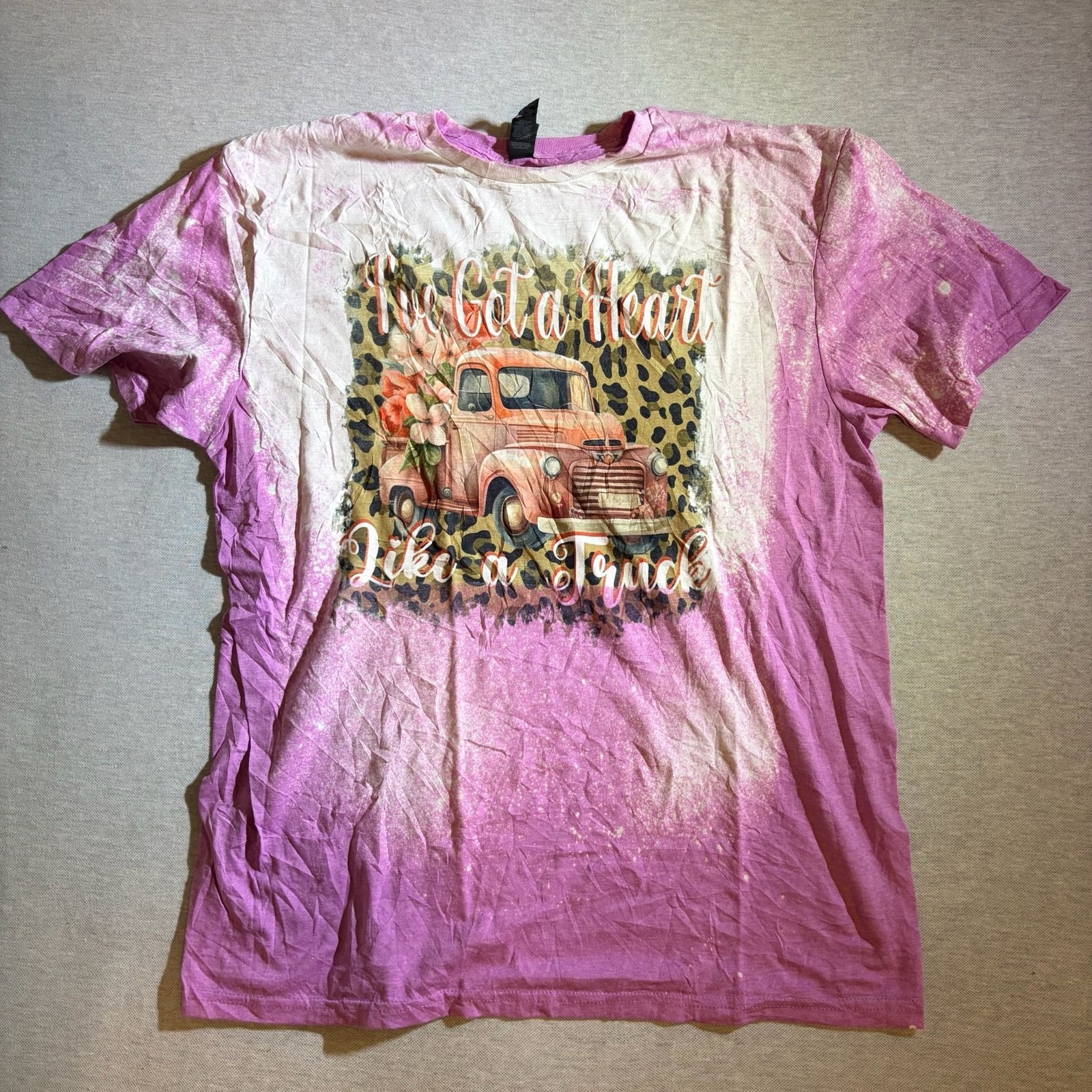 Gildan Softstyle Bleached Graphic T-Shirt ‘I’ve Got a Heart Like a Truck’